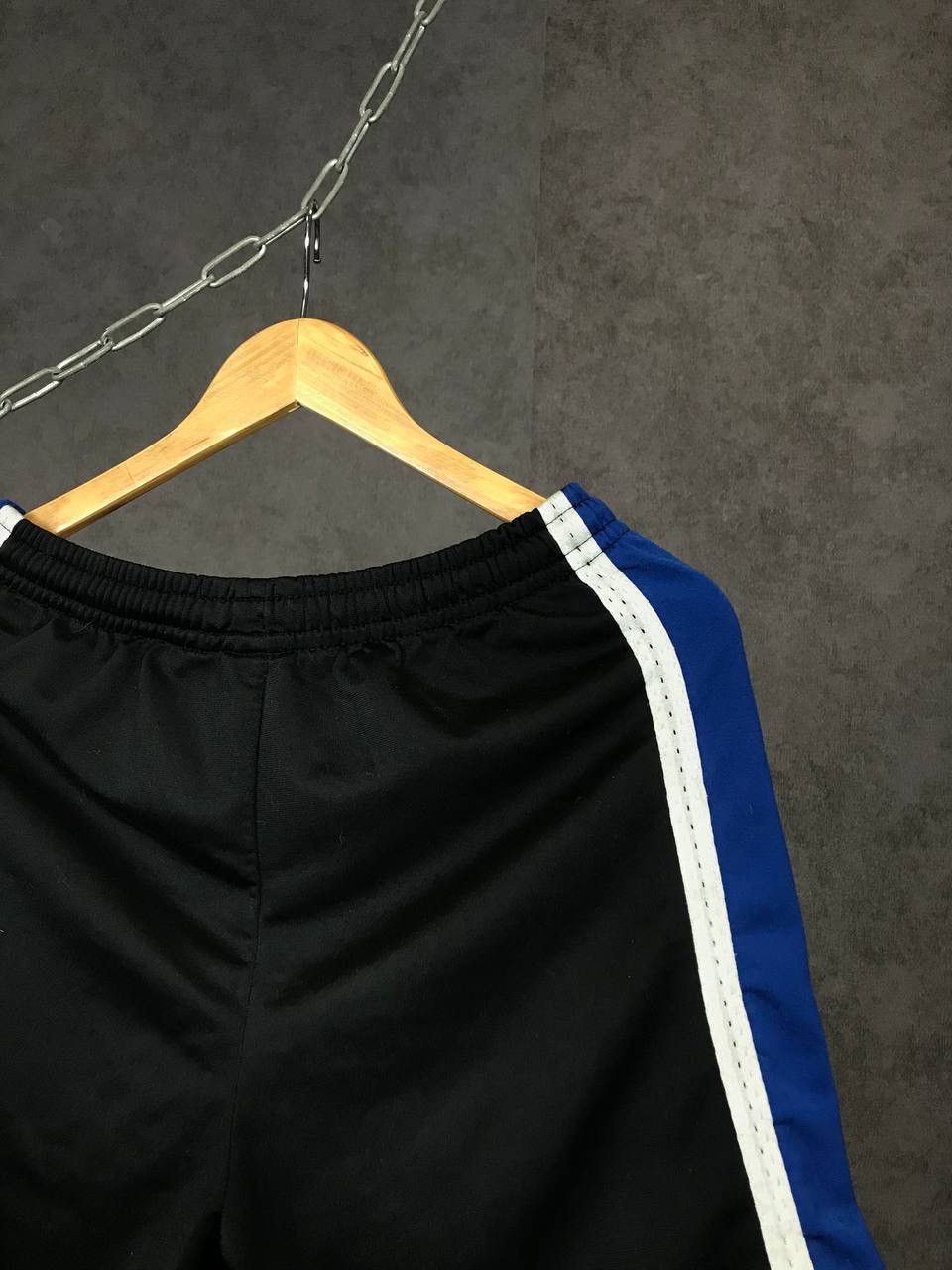 Nike Nike swoosh streetwear vintage big logo shorts Size US 30 / EU 46 - 6 Thumbnail