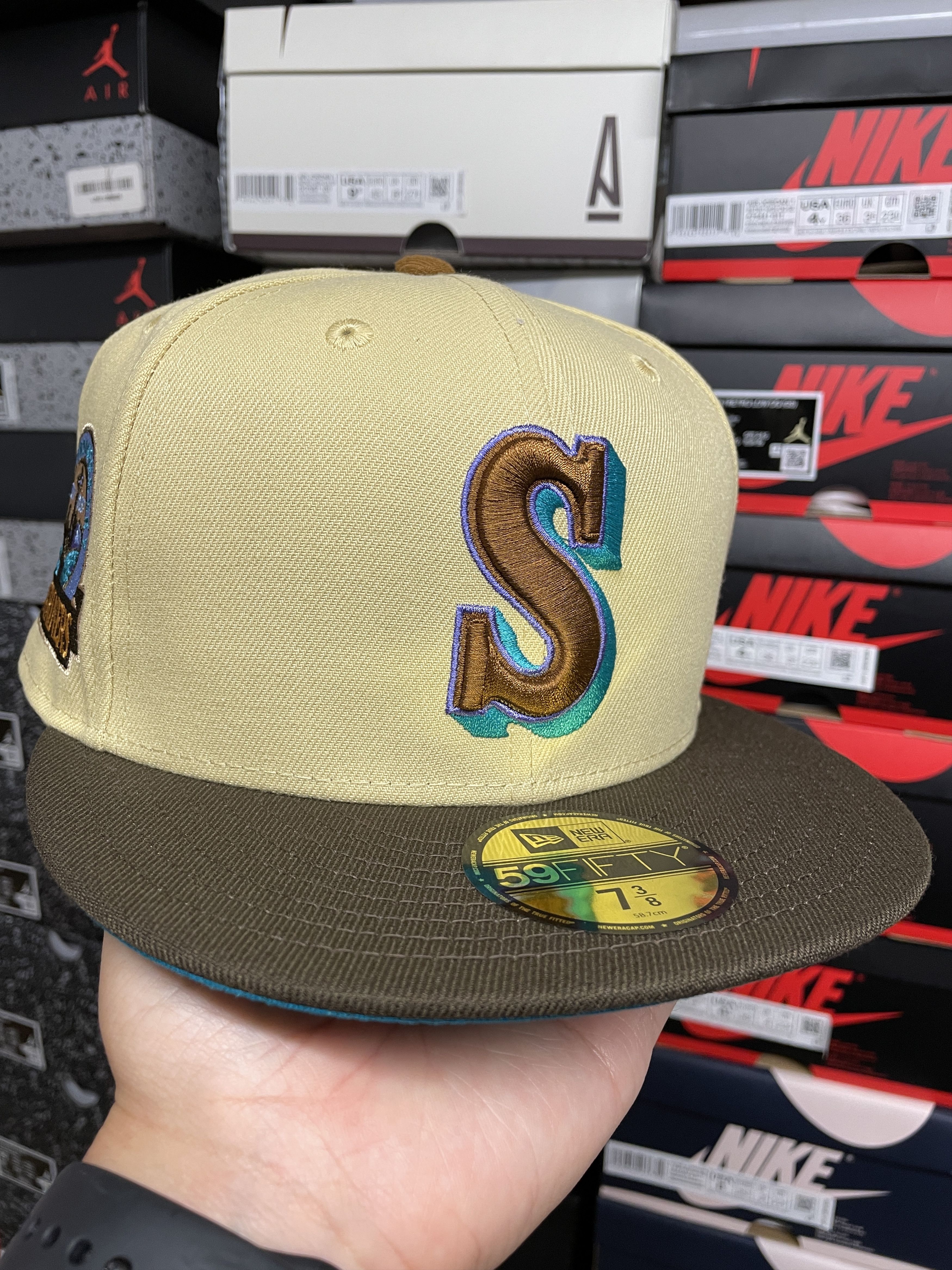 MLB × New Era 7 3/8 Worlds Fair Seattle Mariners Two Tone 30th Regulatory Size ONE SIZE - 1 Thumbnail