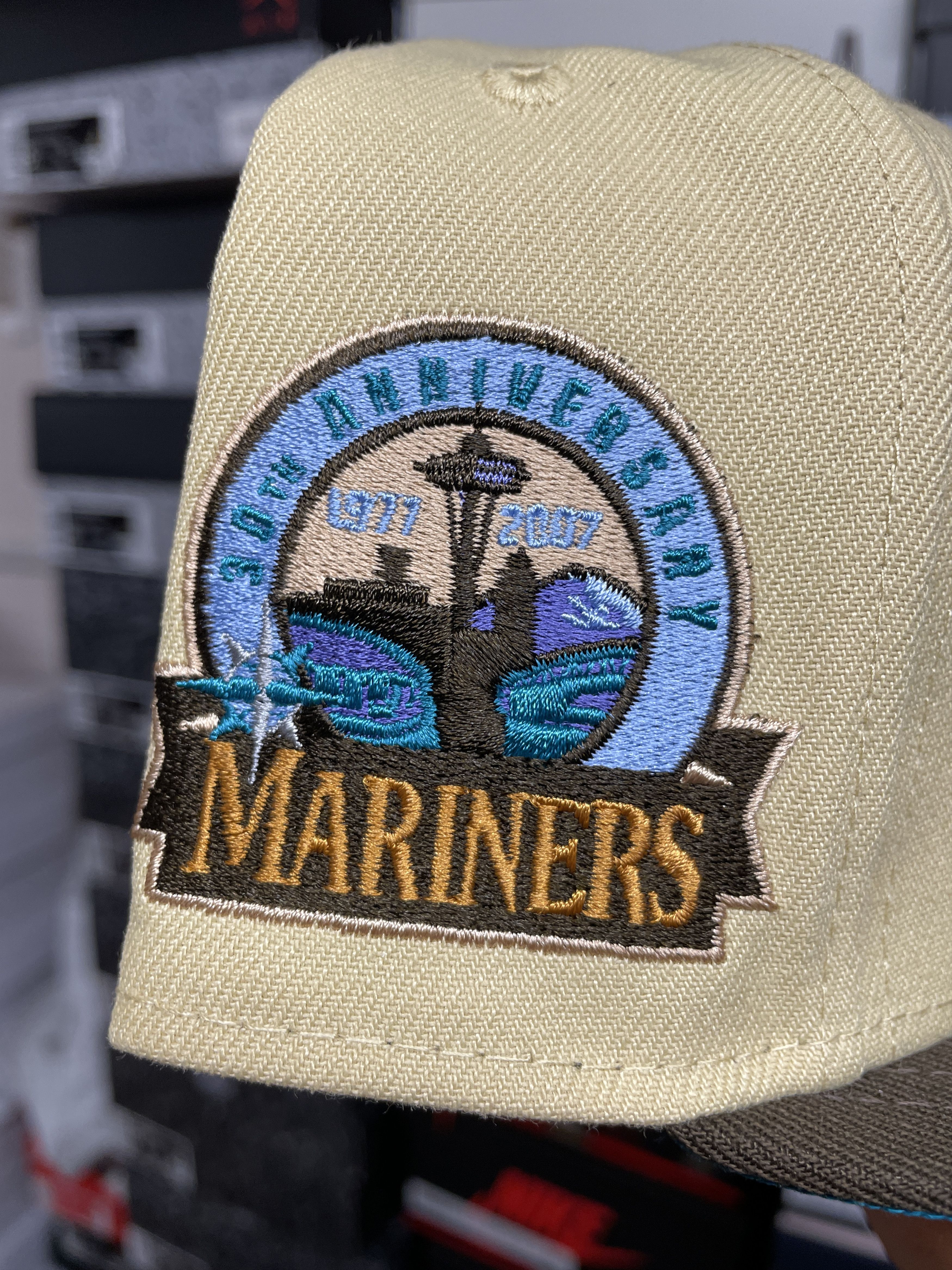 MLB × New Era 7 3/8 Worlds Fair Seattle Mariners Two Tone 30th Regulatory Size ONE SIZE - 4 Thumbnail