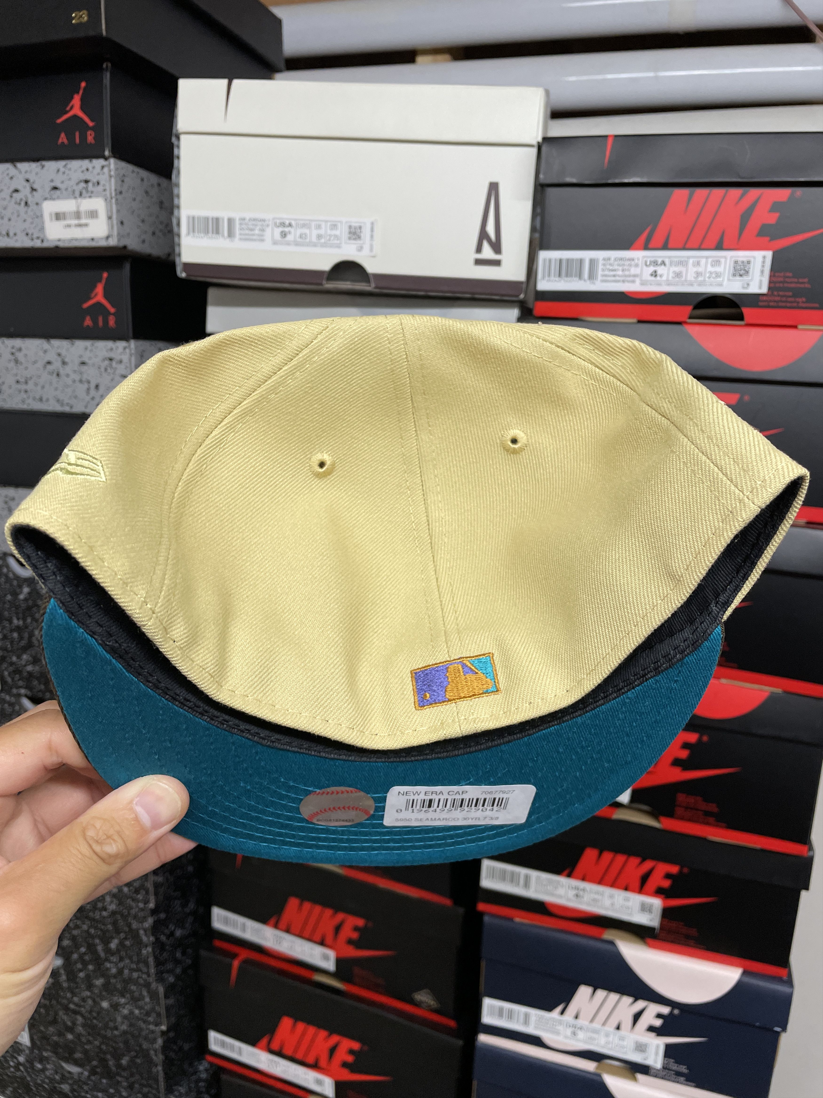 MLB × New Era 7 3/8 Worlds Fair Seattle Mariners Two Tone 30th Regulatory Size ONE SIZE - 5 Thumbnail