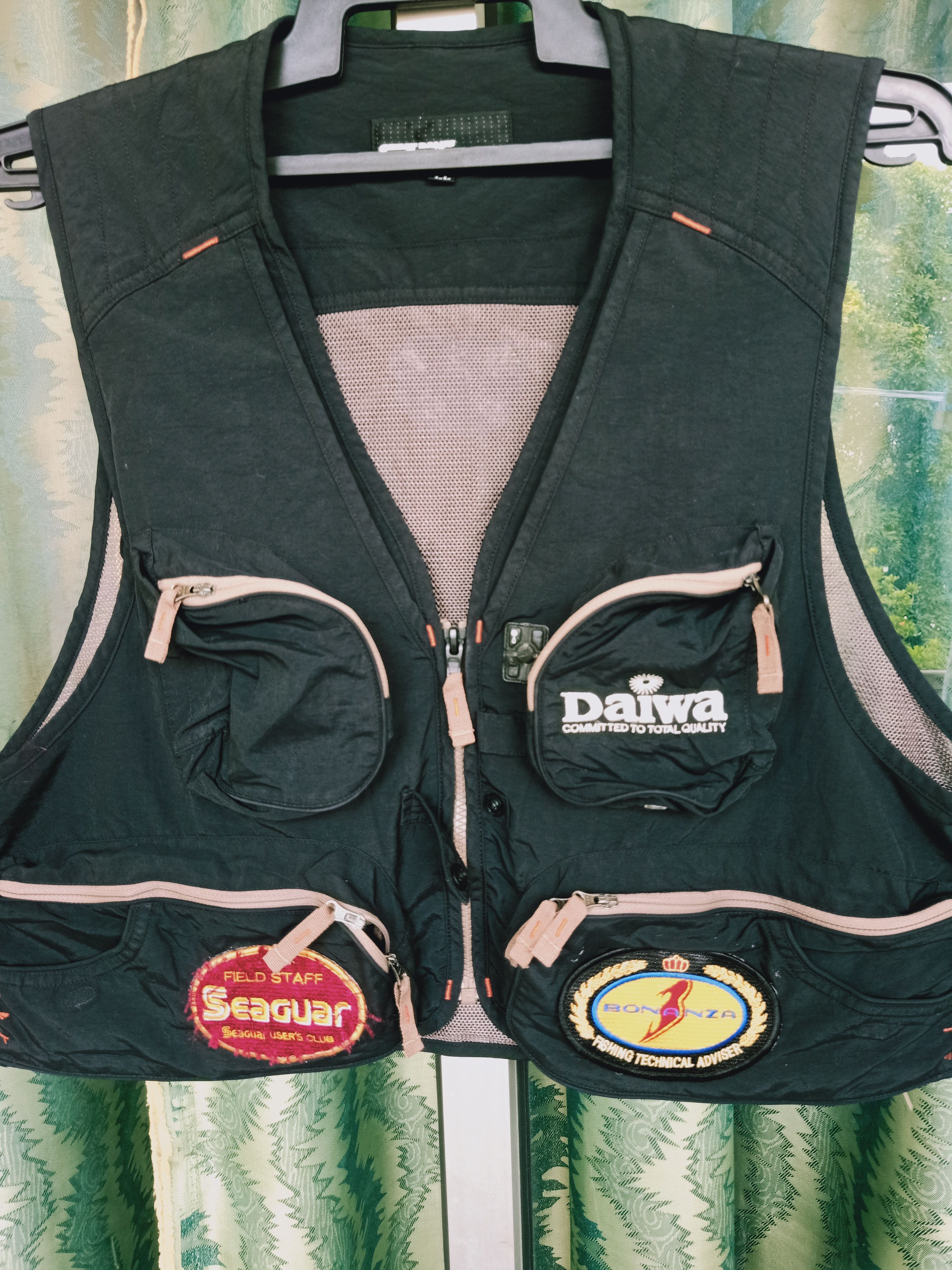 Japanese Brand DAIWA PATCHED HypeVEST Size US L / EU 52-54 / 3 - 2 Thumbnail