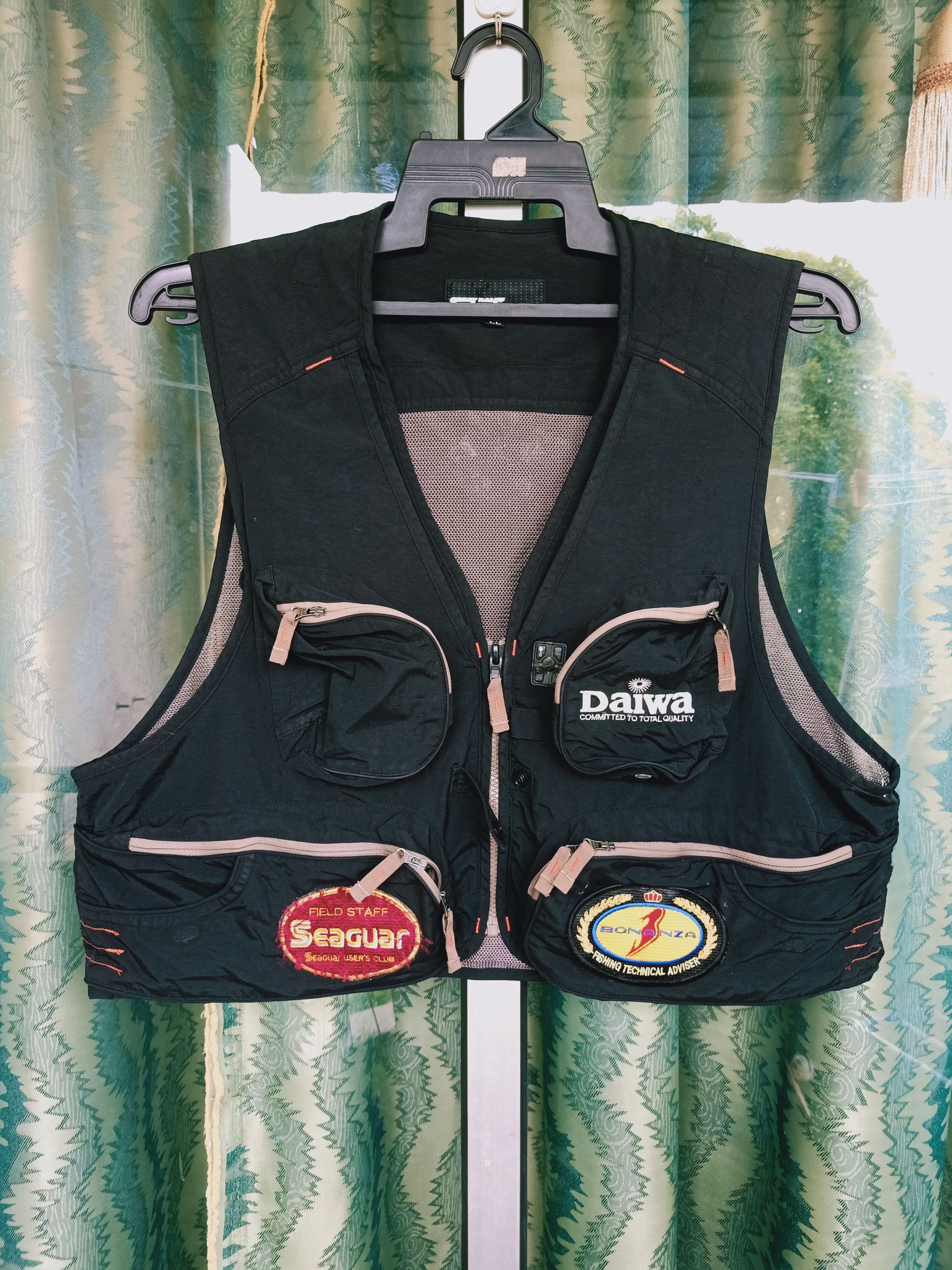Japanese Brand DAIWA PATCHED HypeVEST Size US L / EU 52-54 / 3 - 1 Thumbnail