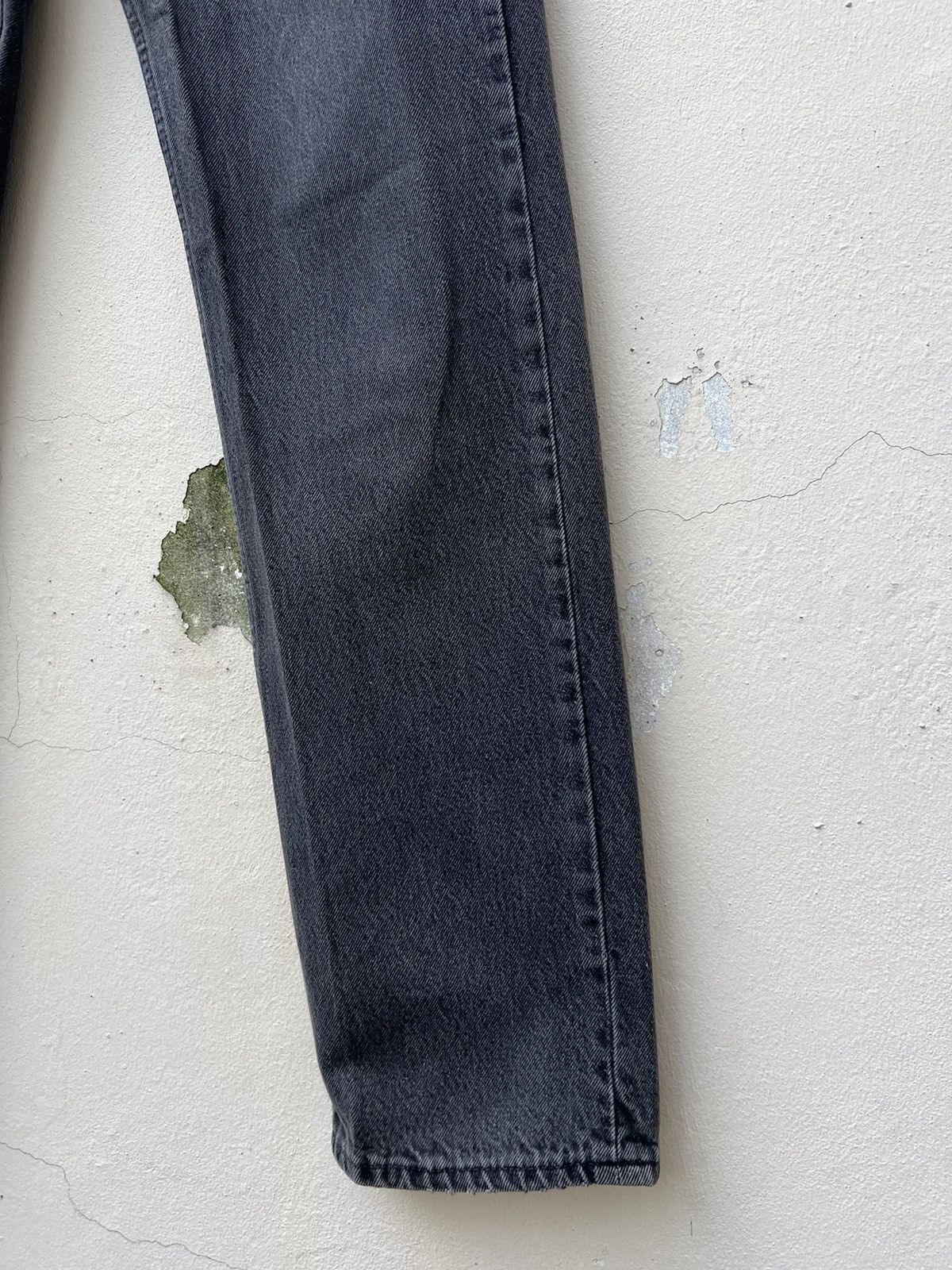 Levi's Vintage 1995 Levi’s 501 USA Fade Super Black Denim Jeans Size US 32 / EU 48 - 11 Thumbnail