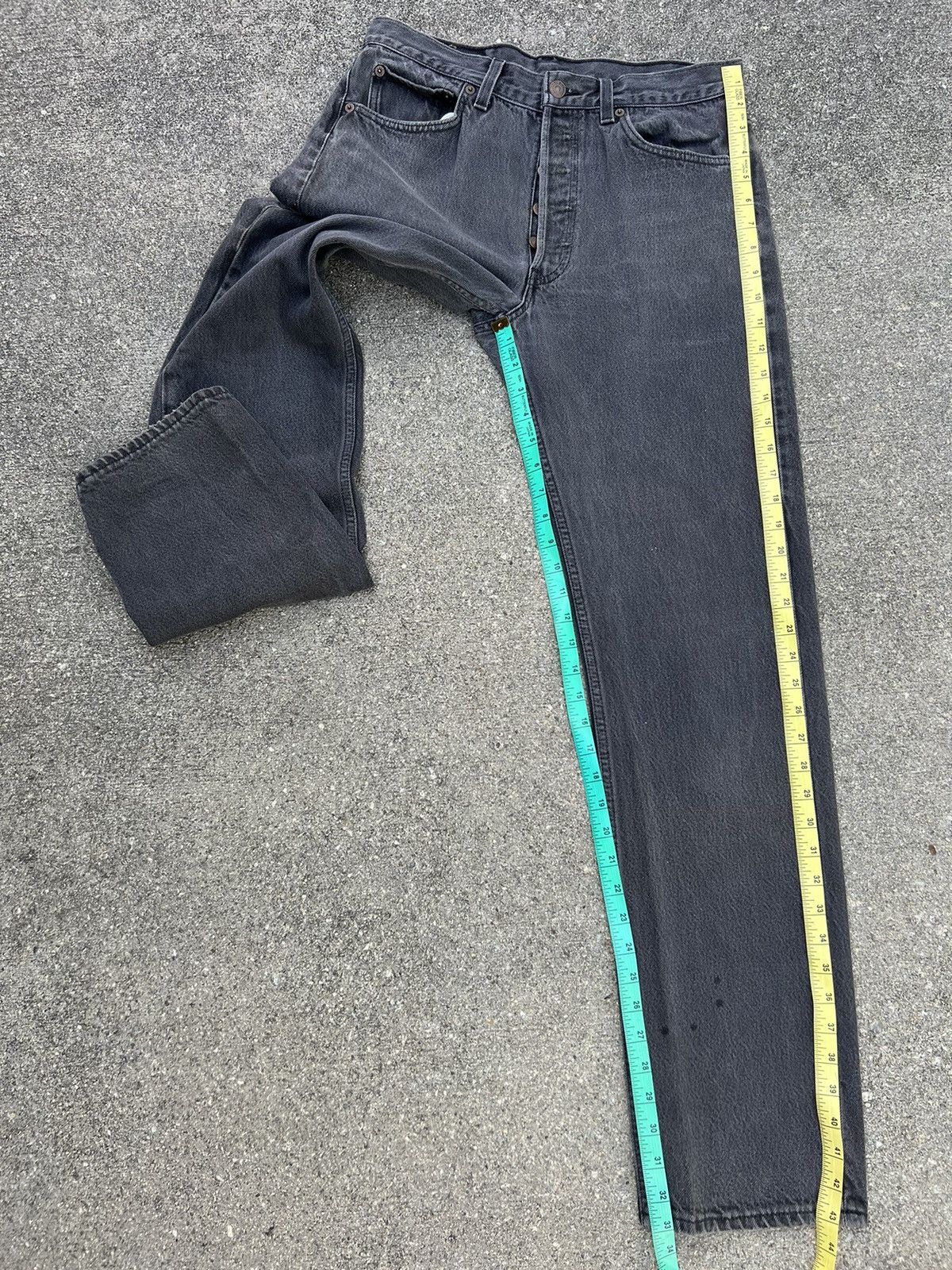 Levi's Vintage 1995 Levi’s 501 USA Fade Super Black Denim Jeans Size US 32 / EU 48 - 4 Thumbnail