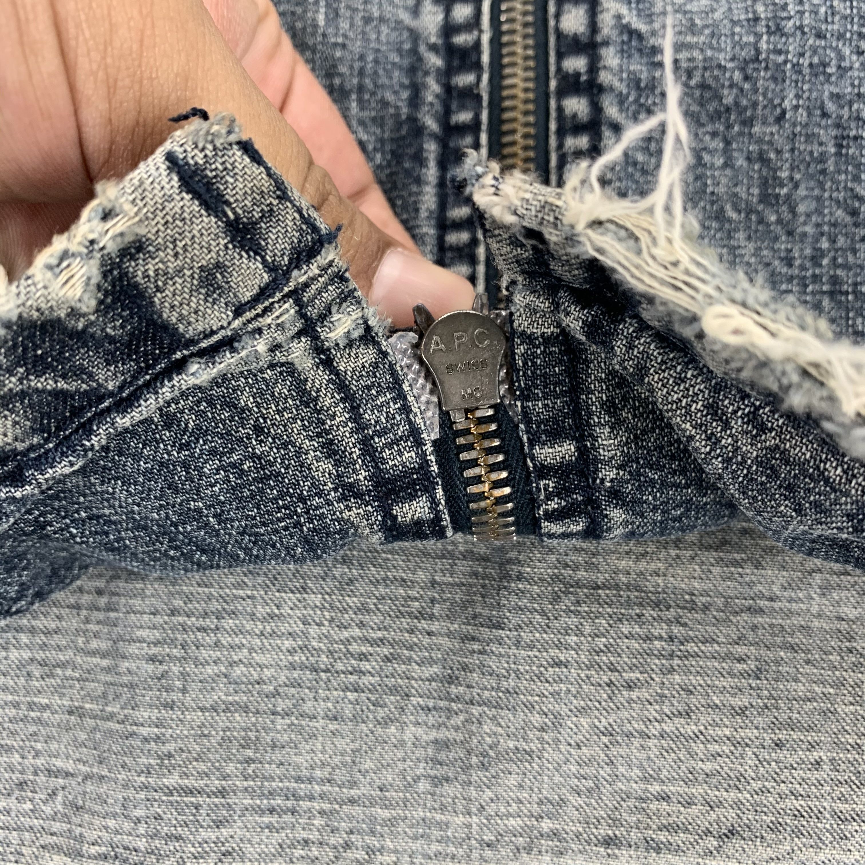 A.P.C. APC TRASHED DISTRESS WASHED DENIM JACKET #3222-62 Size US M / EU 48-50 / 2 - 9 Thumbnail