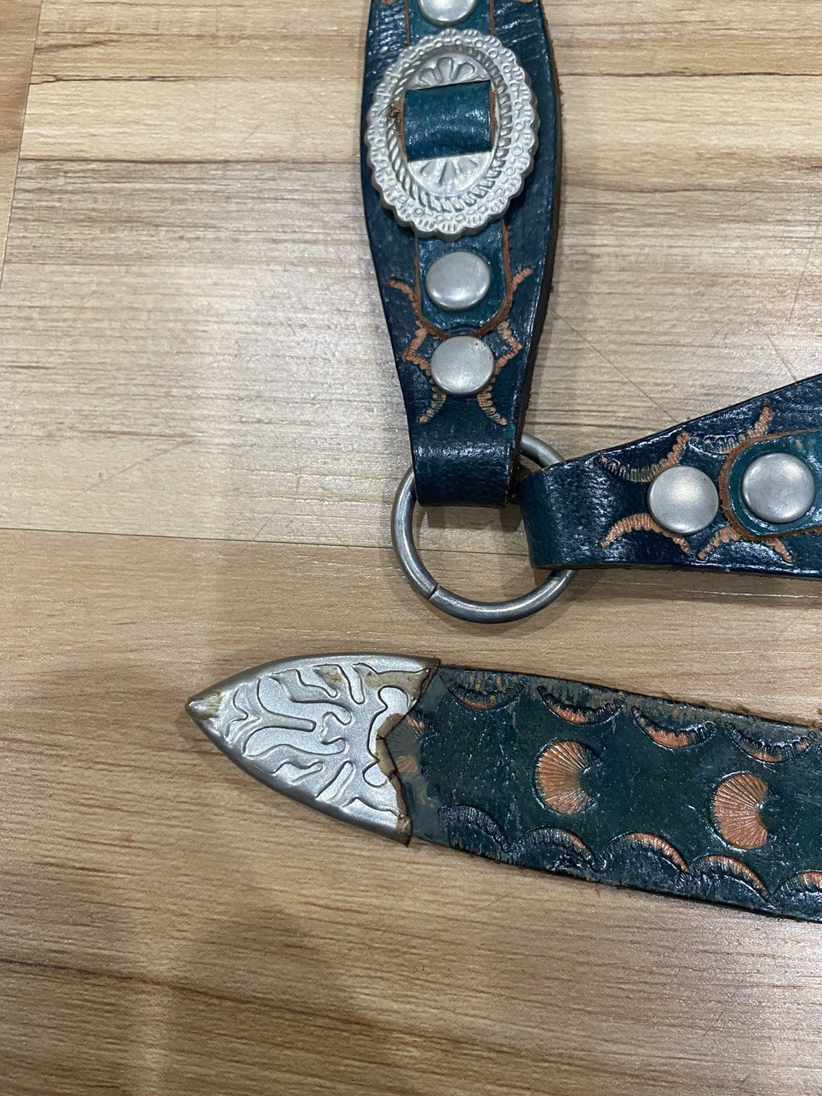 Cowboy Equipment × Genuine Leather × Vintage Vintage green Guinean leather western concho belt Size ONE SIZE - 3 Thumbnail