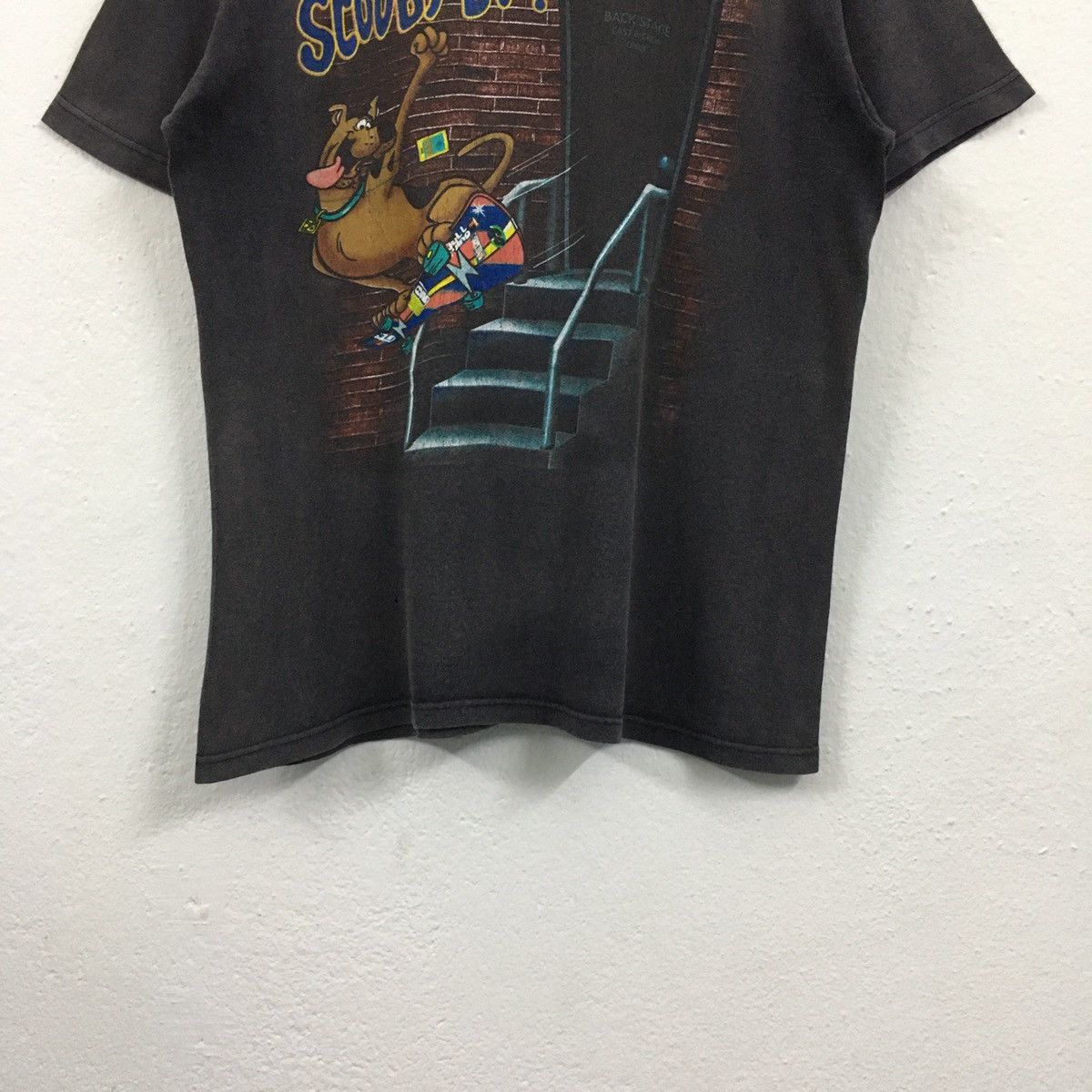 Cartoon Network Rare Vintage 1997 Scooby Doo Perfectly Sun Faded Tshirt Size US M / EU 48-50 / 2 - 7 Thumbnail