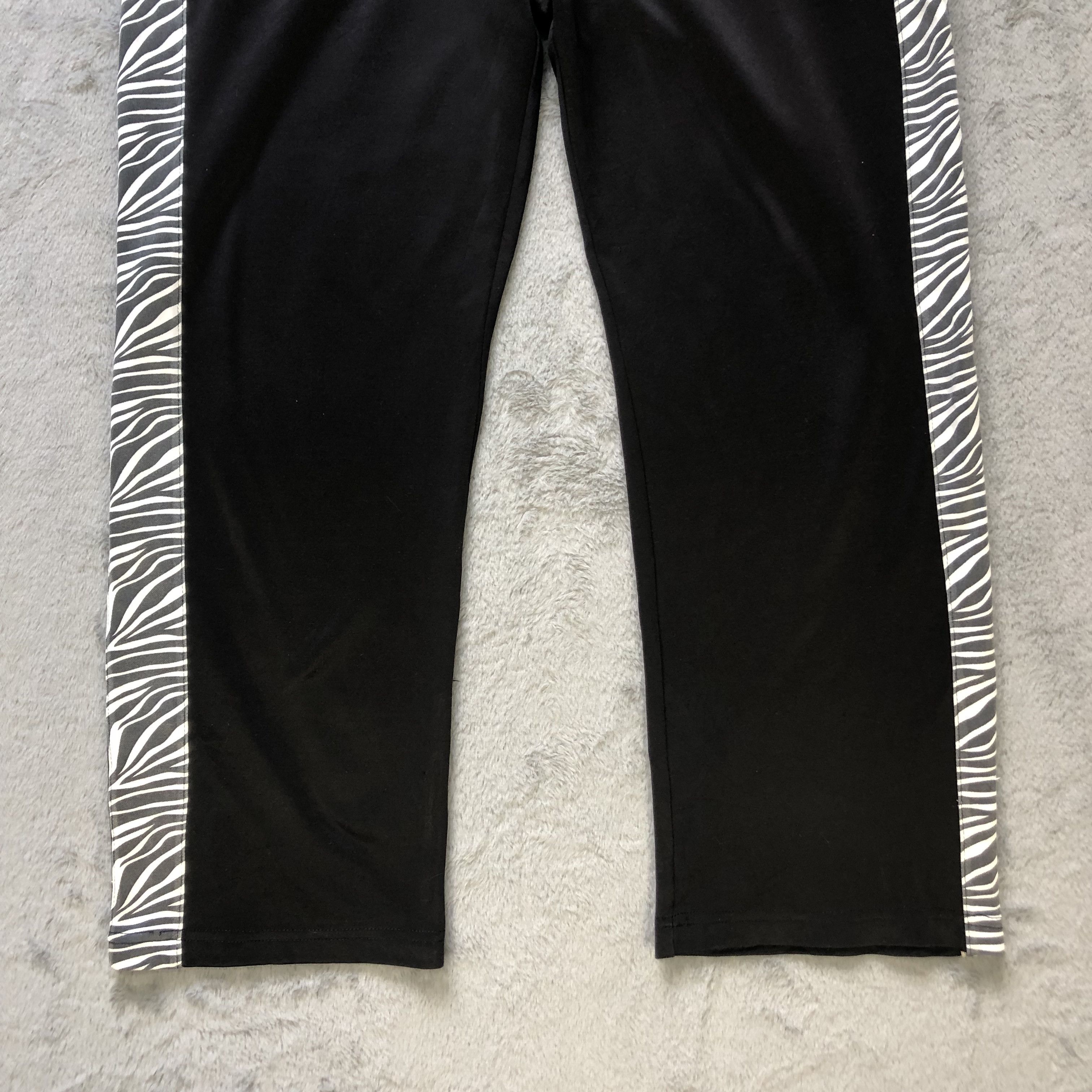 Japanese Brand HELLO KITTY ZEBRA STRIPES TRACK PANTS #6668-79 Size US 34 / EU 50 - 5 Thumbnail