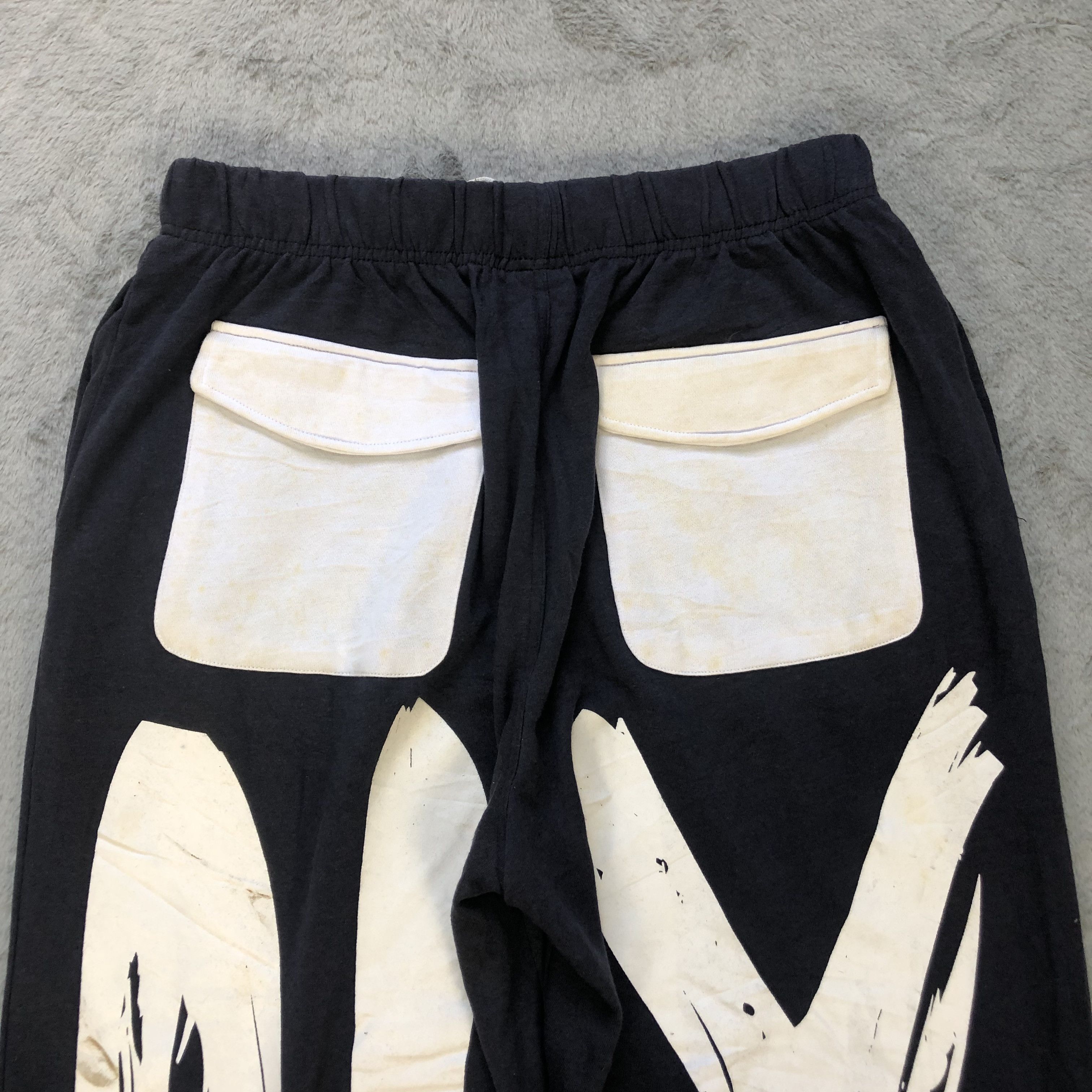 Japanese Brand SICK SPOOKY RUNNIN THE NY STREET SWEATPANTS #6671-79 Size US 35 - 2 Thumbnail