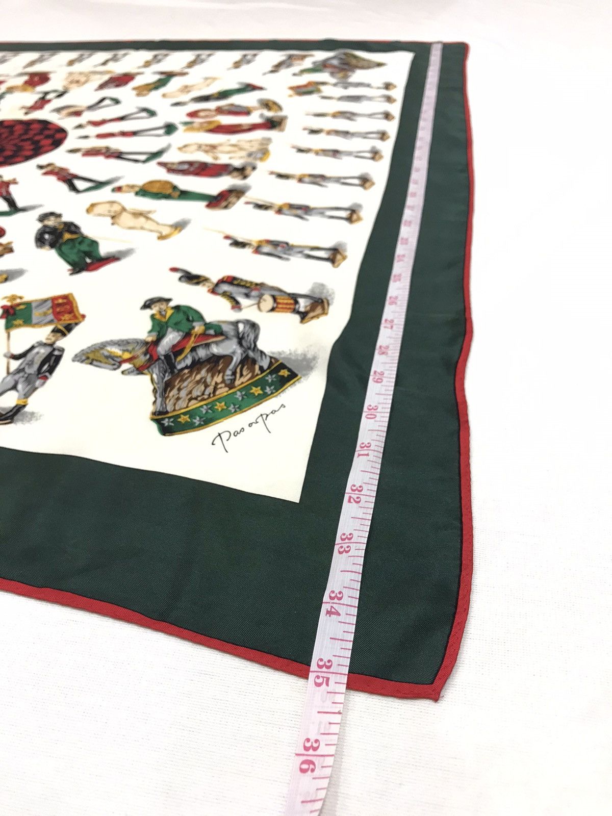 Other × Vintage VINTAGE PAS A PAS SILK SCARF KEWPIE AND OTHER TALLS Size ONE SIZE - 8 Thumbnail