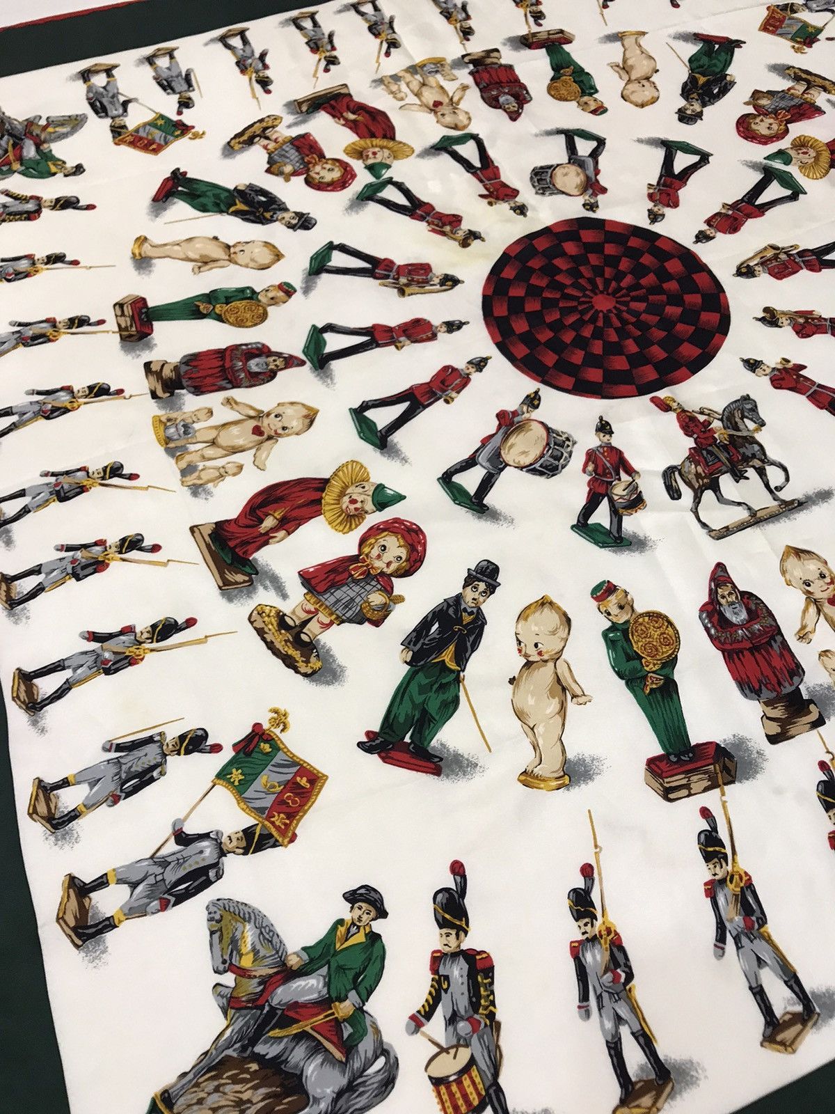 Other × Vintage VINTAGE PAS A PAS SILK SCARF KEWPIE AND OTHER TALLS Size ONE SIZE - 5 Thumbnail