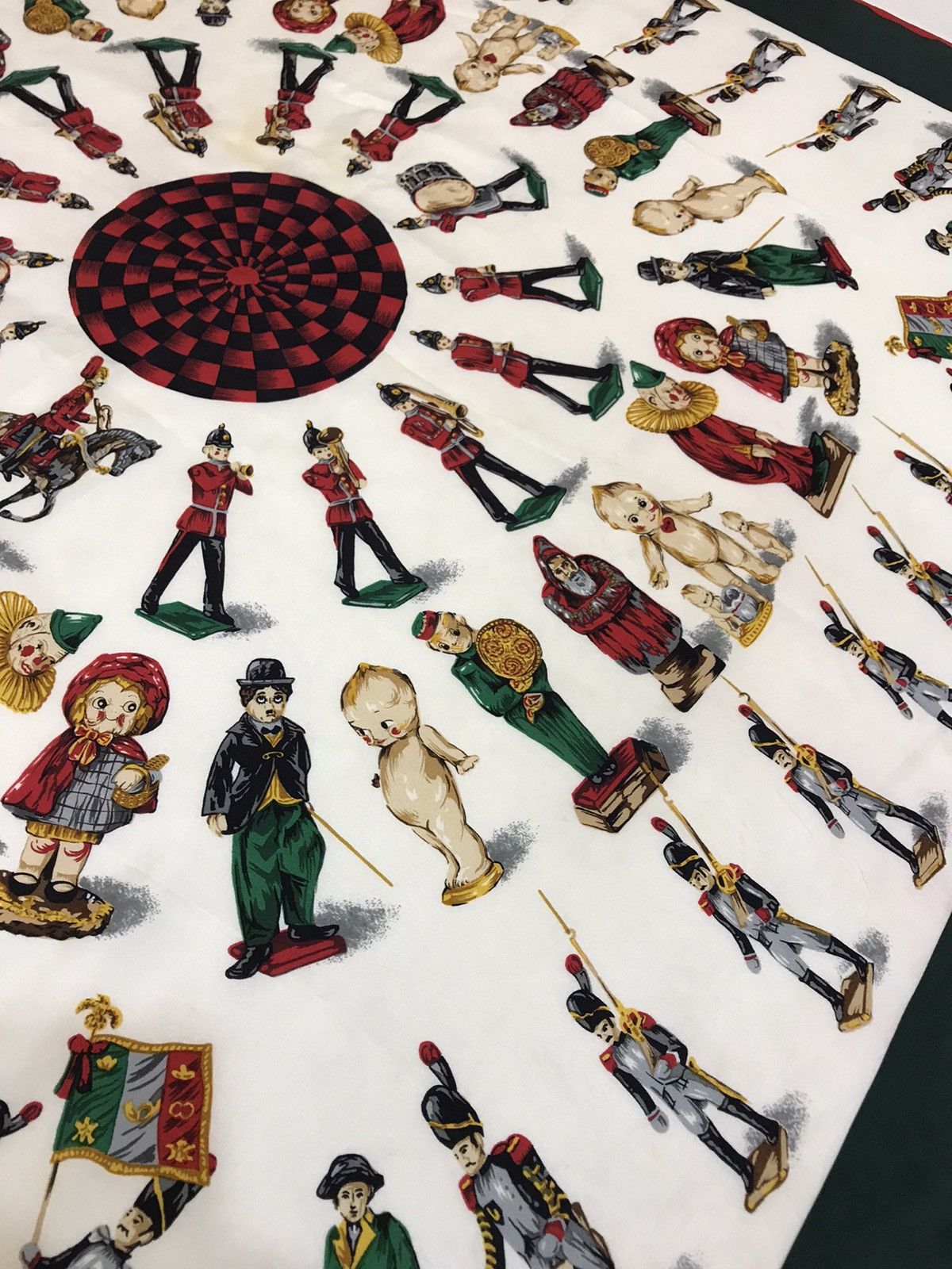 Other × Vintage VINTAGE PAS A PAS SILK SCARF KEWPIE AND OTHER TALLS Size ONE SIZE - 9 Thumbnail