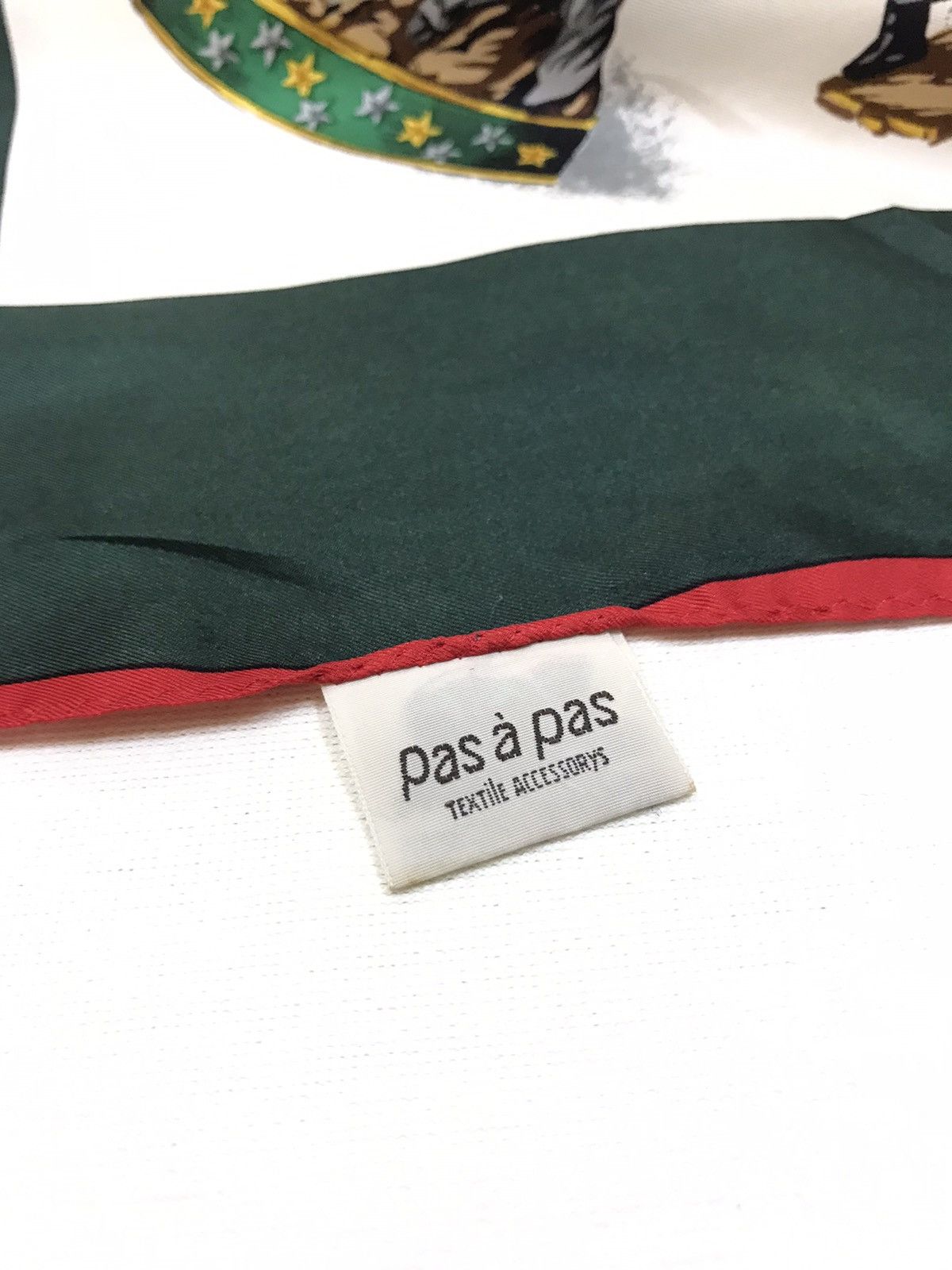 Other × Vintage VINTAGE PAS A PAS SILK SCARF KEWPIE AND OTHER TALLS Size ONE SIZE - 6 Thumbnail