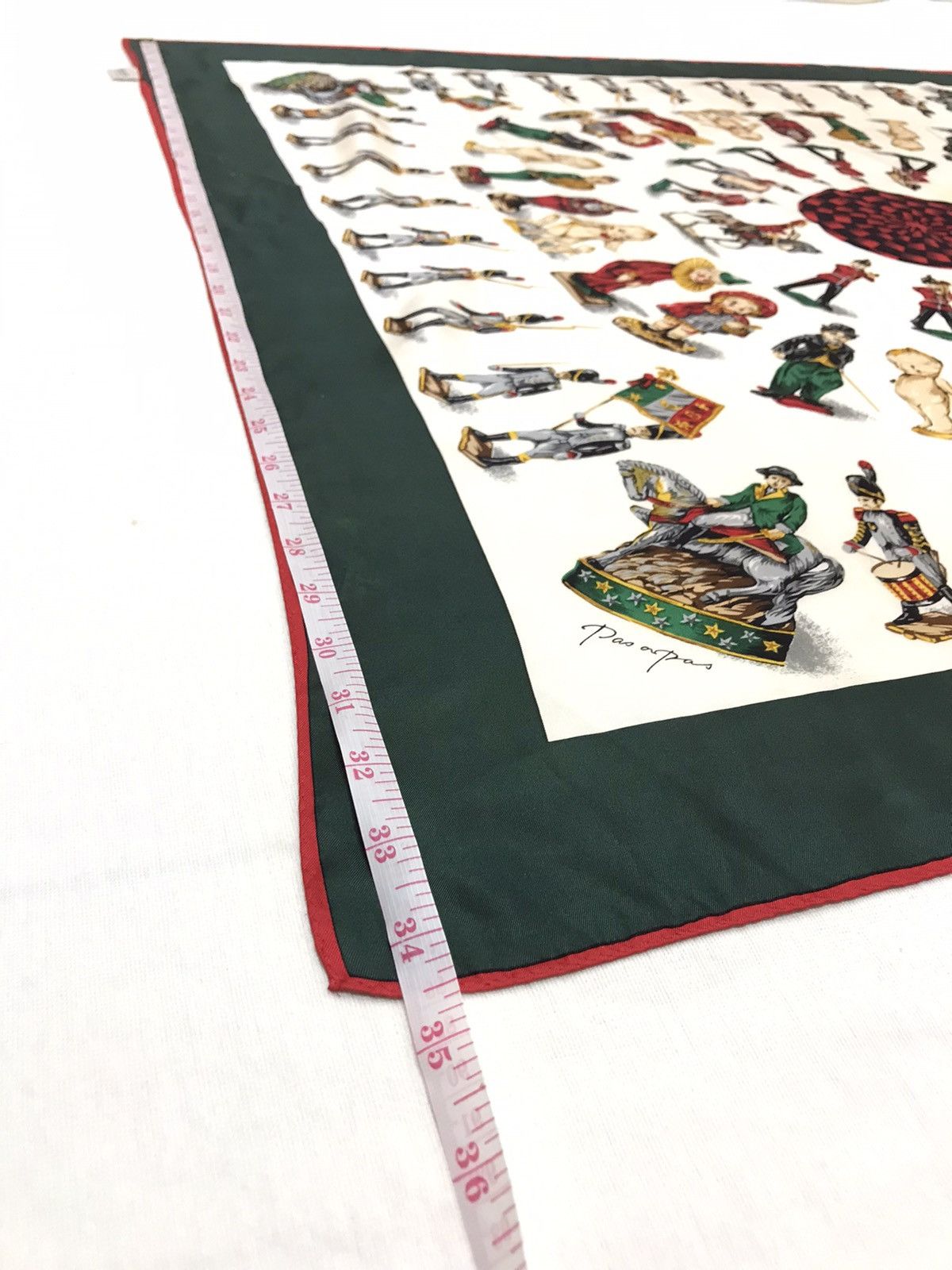 Other × Vintage VINTAGE PAS A PAS SILK SCARF KEWPIE AND OTHER TALLS Size ONE SIZE - 7 Thumbnail