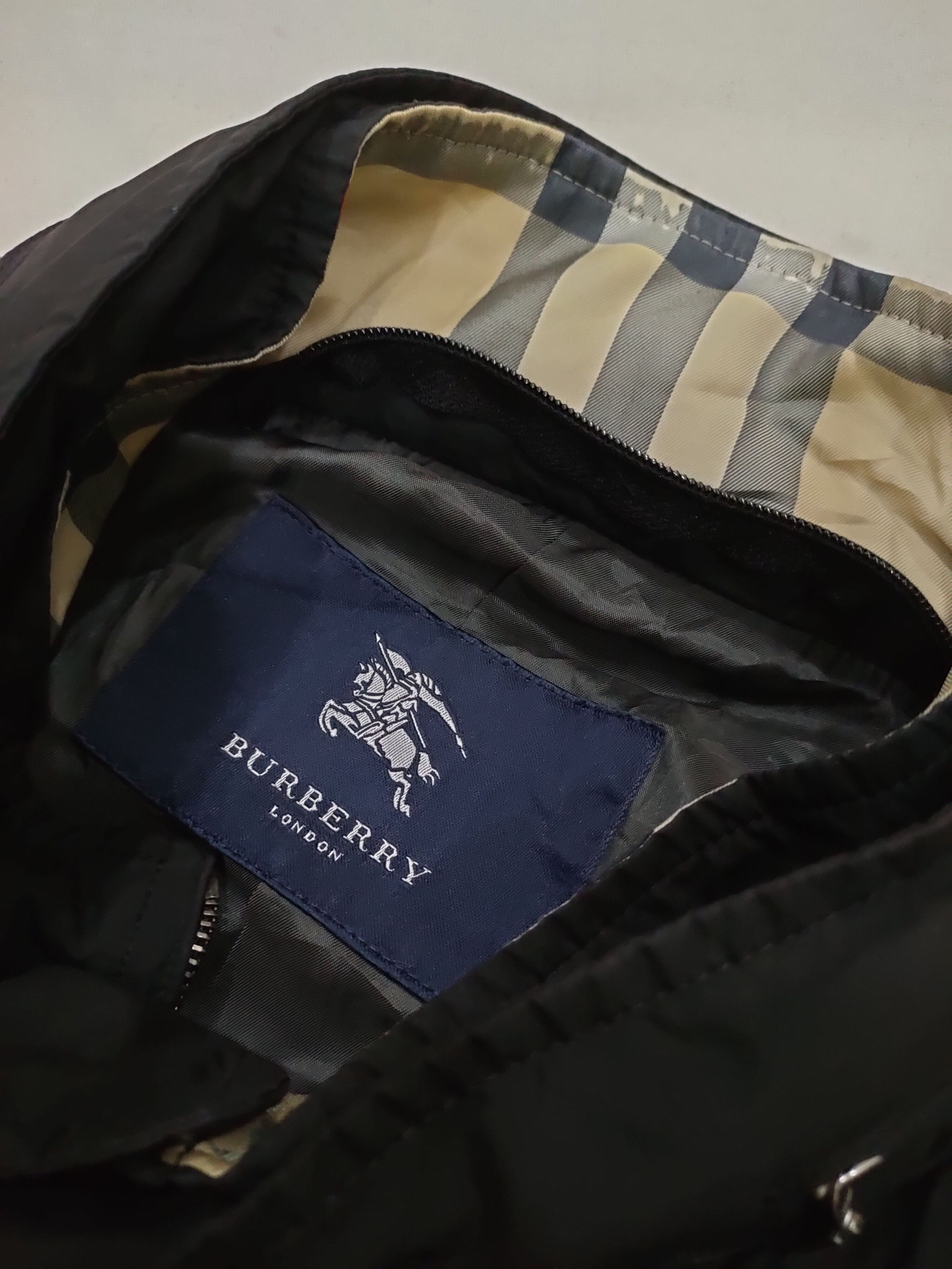 Burberry FADED DISTRESSED WINDBREAKER JACKET Size US L / EU 52-54 / 3 - 9 Thumbnail