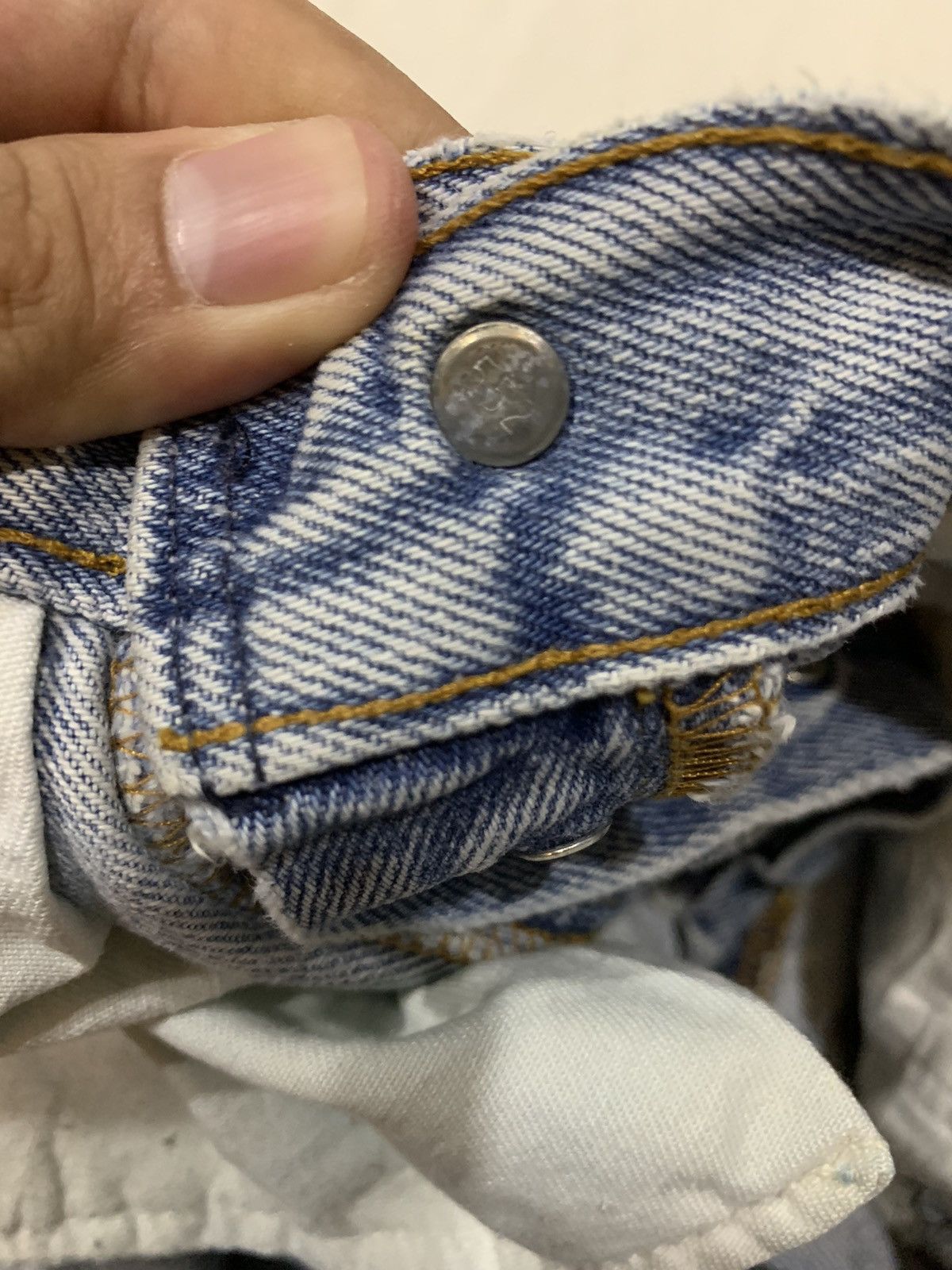 Levi's VINTAGE 1989-1992 LEVI'S 501 DISTRESSED TRASHED JEANS Size US 33 - 9 Thumbnail