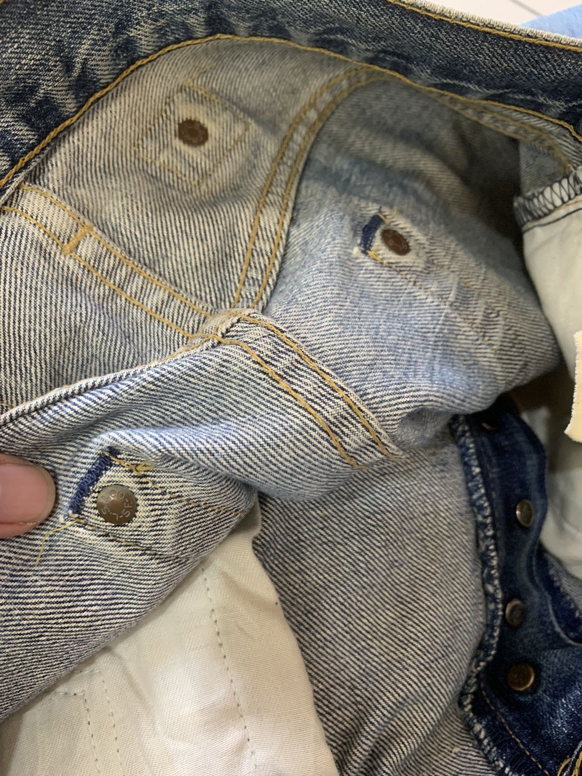 Levi's LEVI'S 702XX SELVEDGE BUCKLE BUTTON FLY JEANS DENIM REPRO Size US 32 / EU 48 - 12 Thumbnail