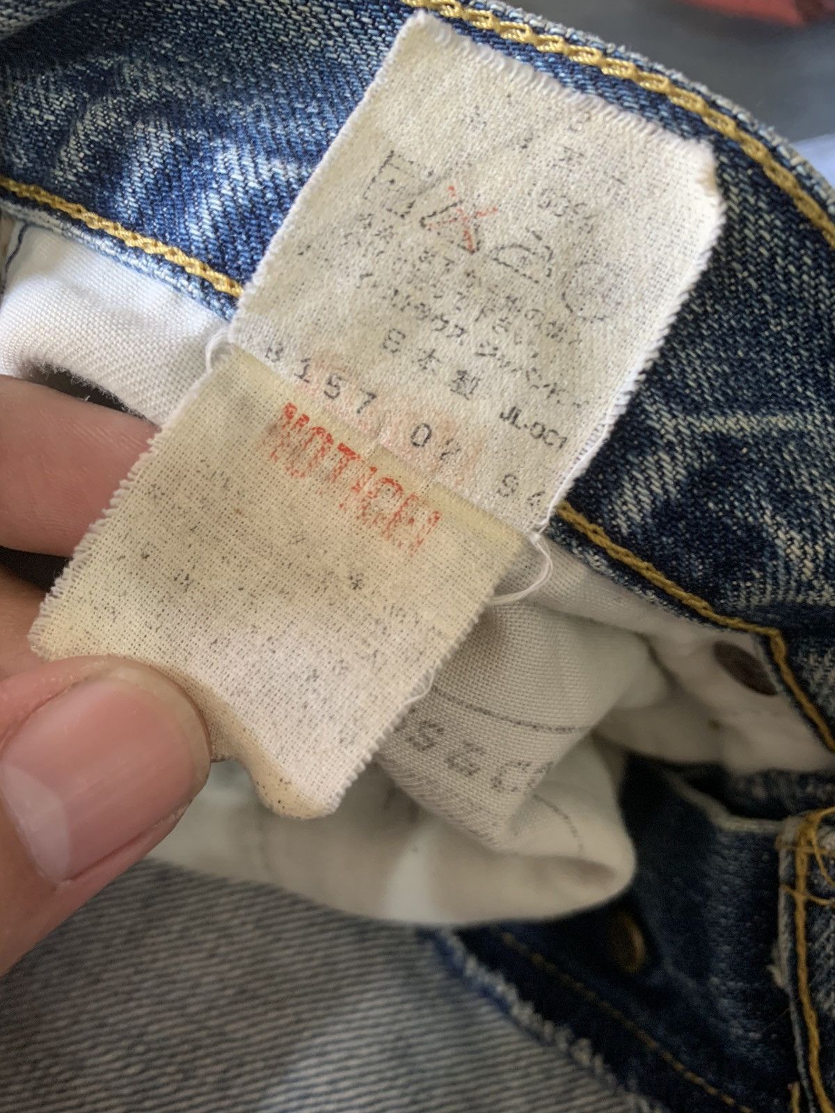 Levi's LEVI'S 702XX SELVEDGE BUCKLE BUTTON FLY JEANS DENIM REPRO Size US 32 / EU 48 - 11 Thumbnail