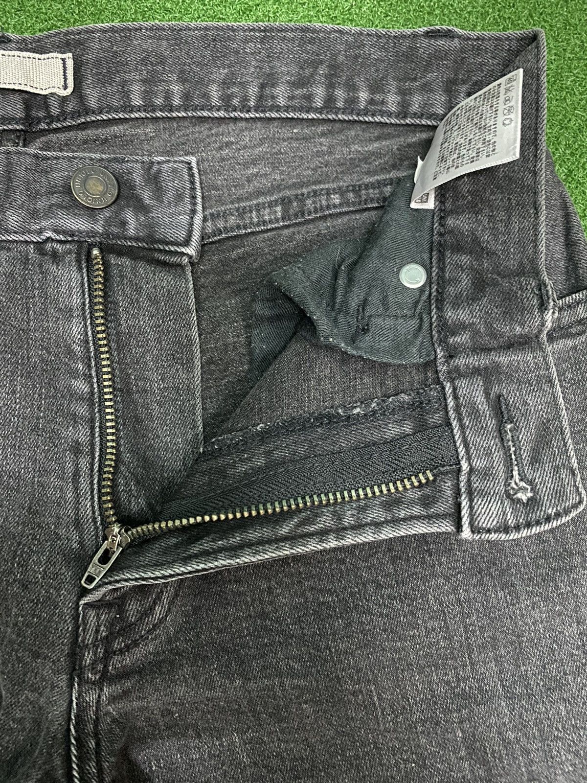 Japanese Brand UNIQLO SELVAGE DENIM SIZE 28 Size US 28 / EU 44 - 5 Thumbnail