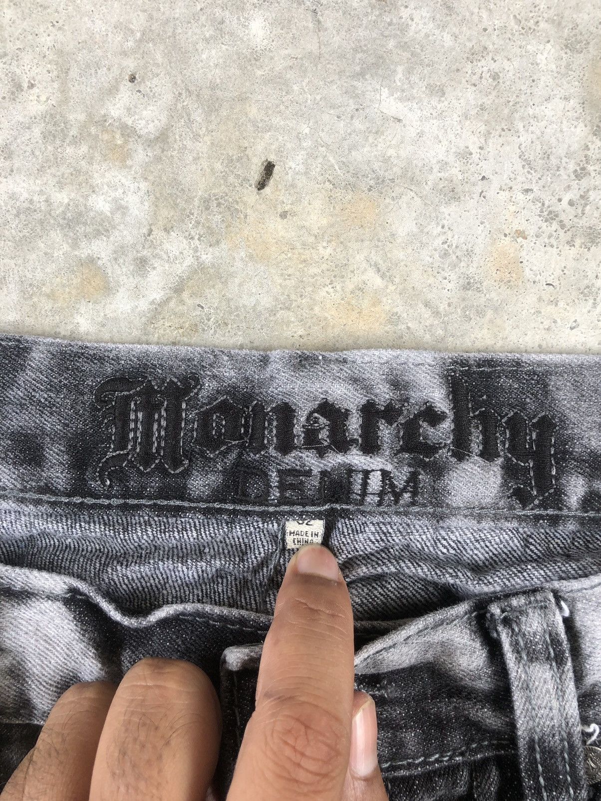 Who Decides War Japanese Monarchy Punk Style Distressed Jeans Acid Wash Size US 34 / EU 50 - 14 Thumbnail
