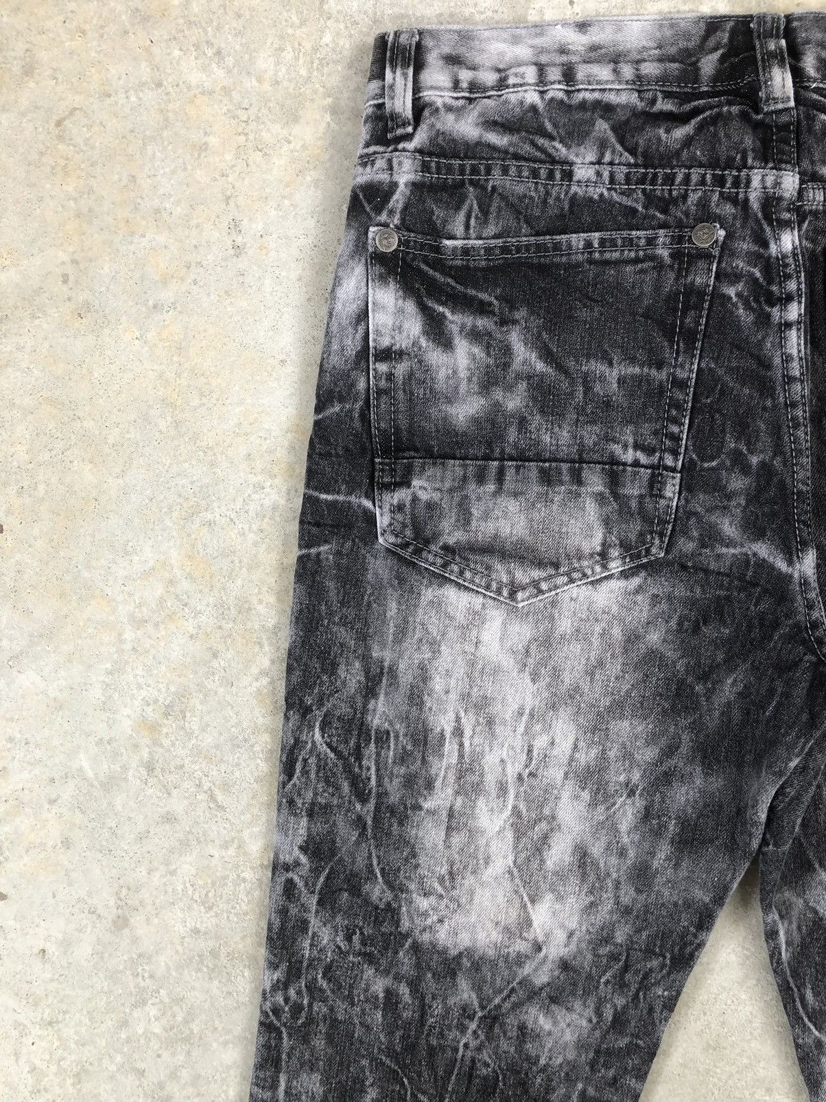 Who Decides War Japanese Monarchy Punk Style Distressed Jeans Acid Wash Size US 34 / EU 50 - 9 Thumbnail