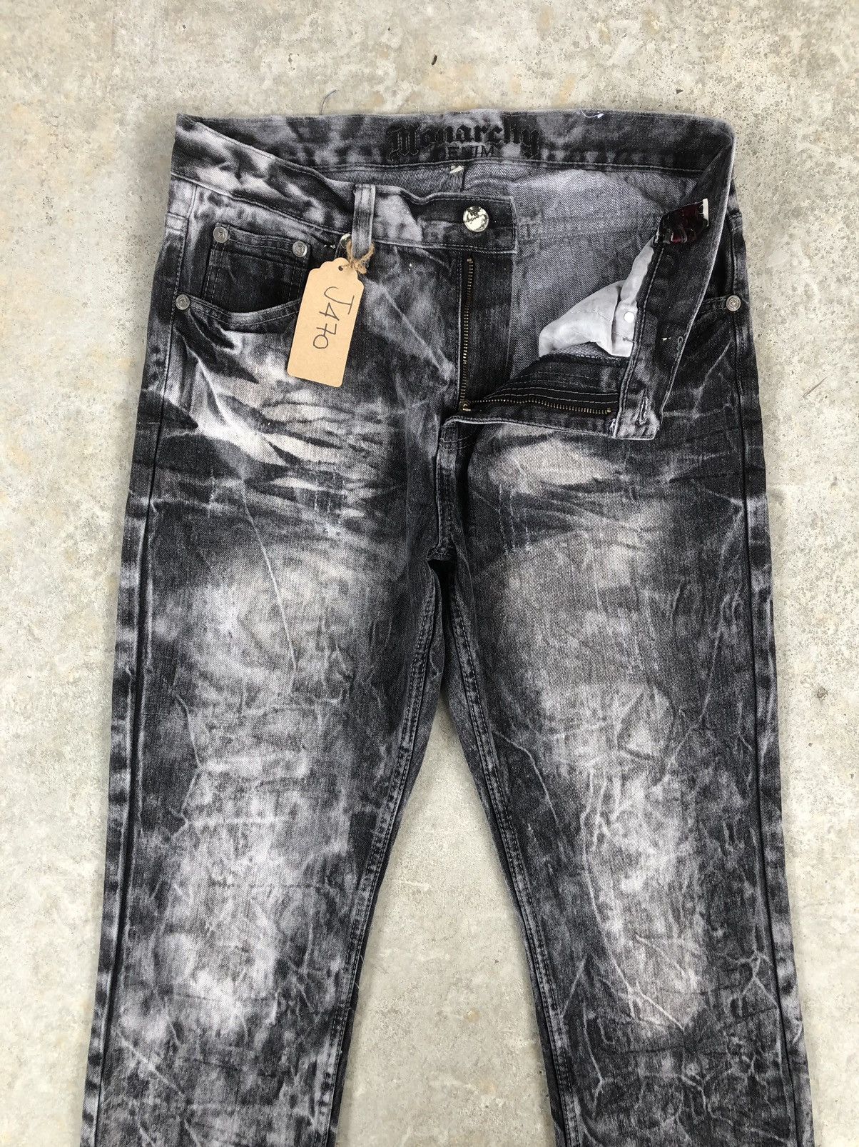 Who Decides War Japanese Monarchy Punk Style Distressed Jeans Acid Wash Size US 34 / EU 50 - 3 Thumbnail