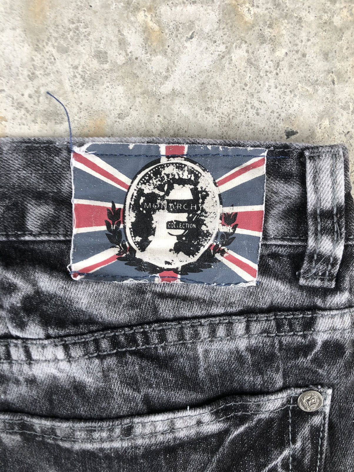 Who Decides War Japanese Monarchy Punk Style Distressed Jeans Acid Wash Size US 34 / EU 50 - 13 Thumbnail