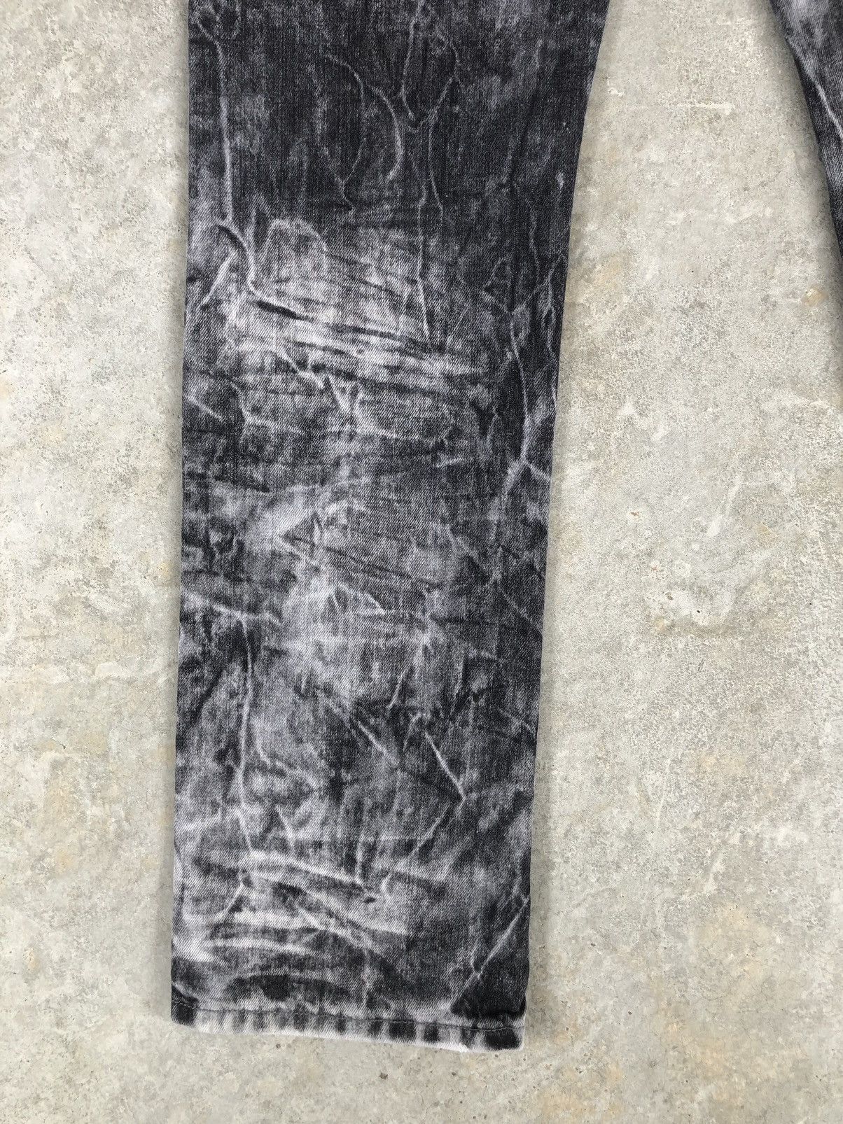 Who Decides War Japanese Monarchy Punk Style Distressed Jeans Acid Wash Size US 34 / EU 50 - 11 Thumbnail