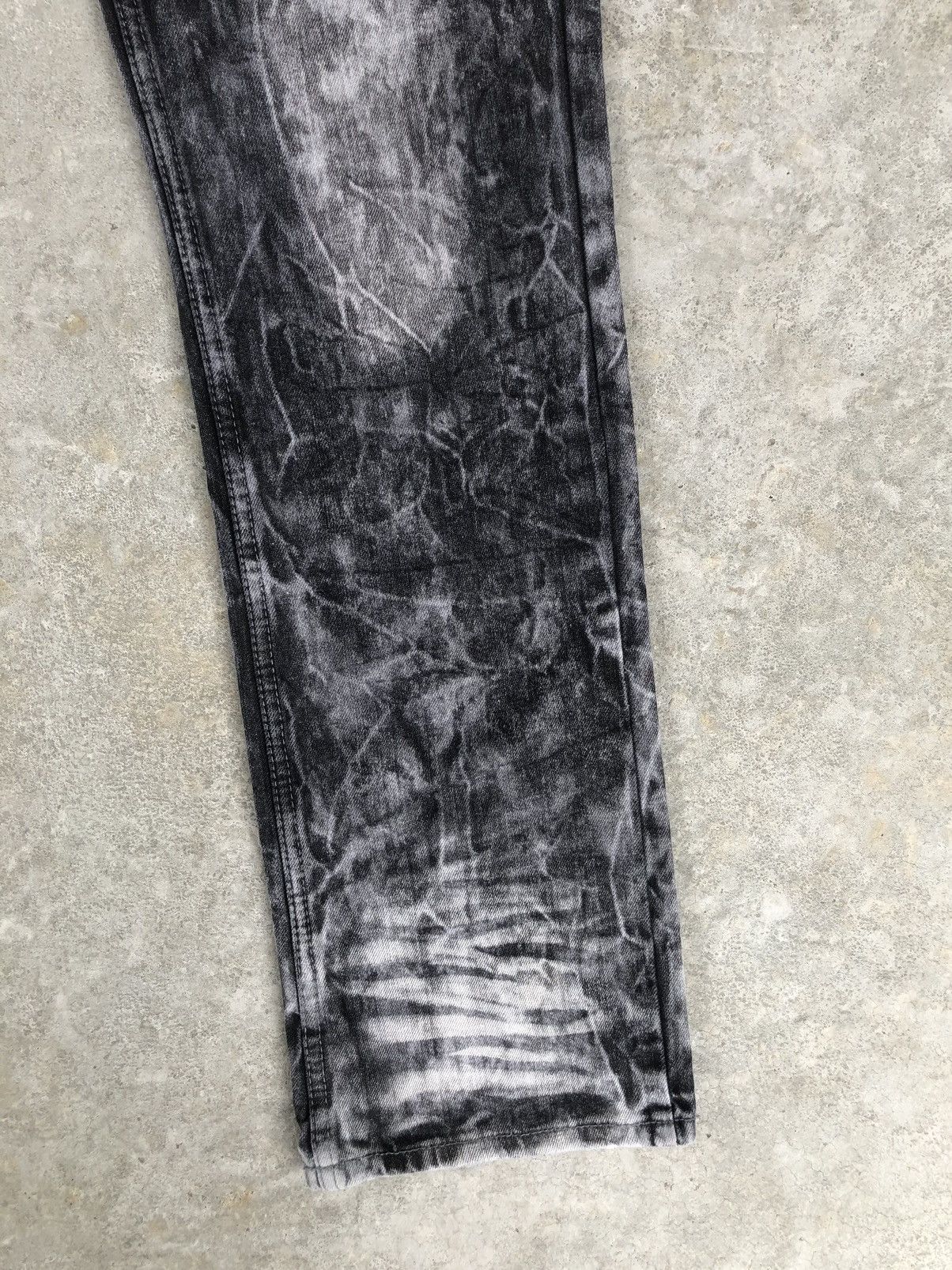 Who Decides War Japanese Monarchy Punk Style Distressed Jeans Acid Wash Size US 34 / EU 50 - 7 Thumbnail