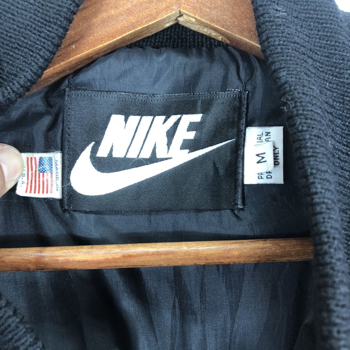 Nike VINTAGE NIKE VARSITY LEATHER BLACK BOMBER JACKET Size US M / EU 48-50 / 2 - 12 Thumbnail