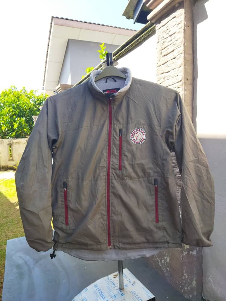 🔥BEST OFFER🔥 RARE FJALLRAVEN WINDBREAKER