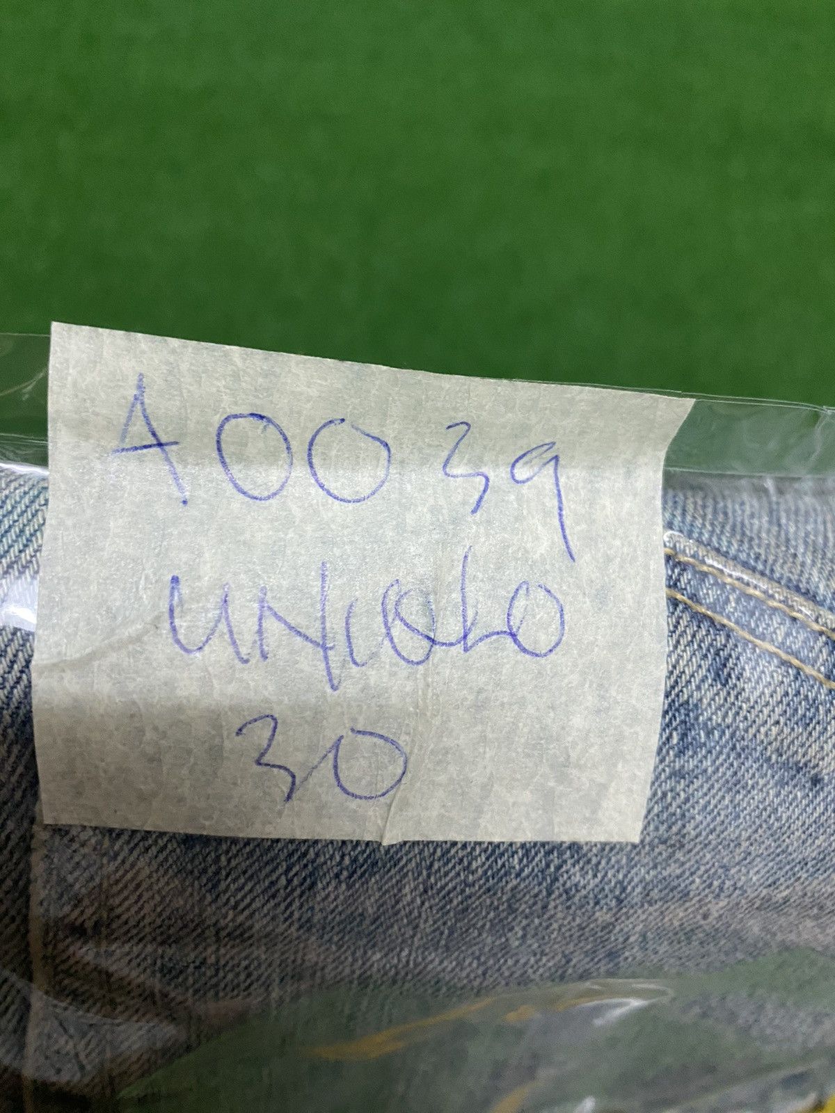 Japanese Brand DISTRESSED UNIQLO SELVAGE DENIM SIZE 30 Size US 30 / EU 46 - 15 Thumbnail