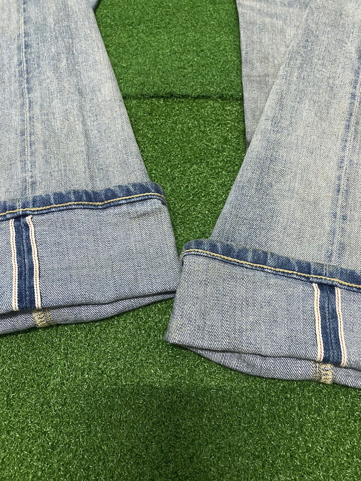 Japanese Brand DISTRESSED UNIQLO SELVAGE DENIM SIZE 30 Size US 30 / EU 46 - 13 Thumbnail