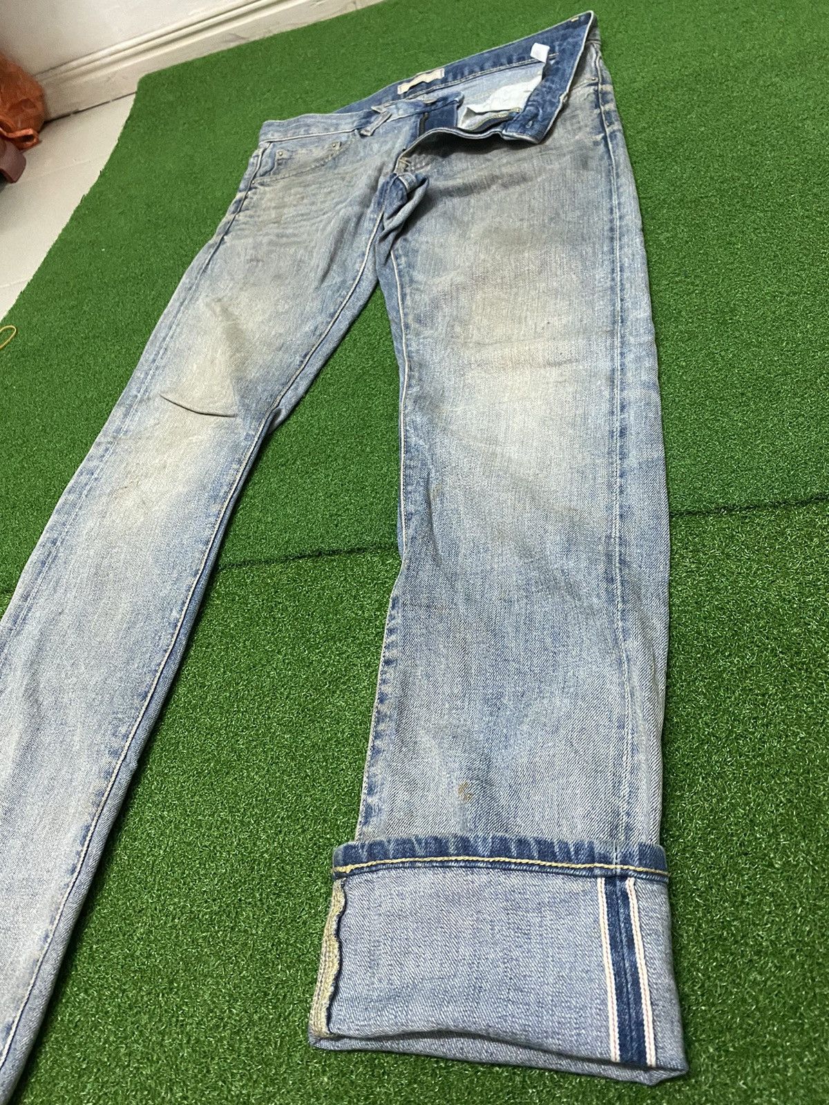 Japanese Brand DISTRESSED UNIQLO SELVAGE DENIM SIZE 30 Size US 30 / EU 46 - 9 Thumbnail