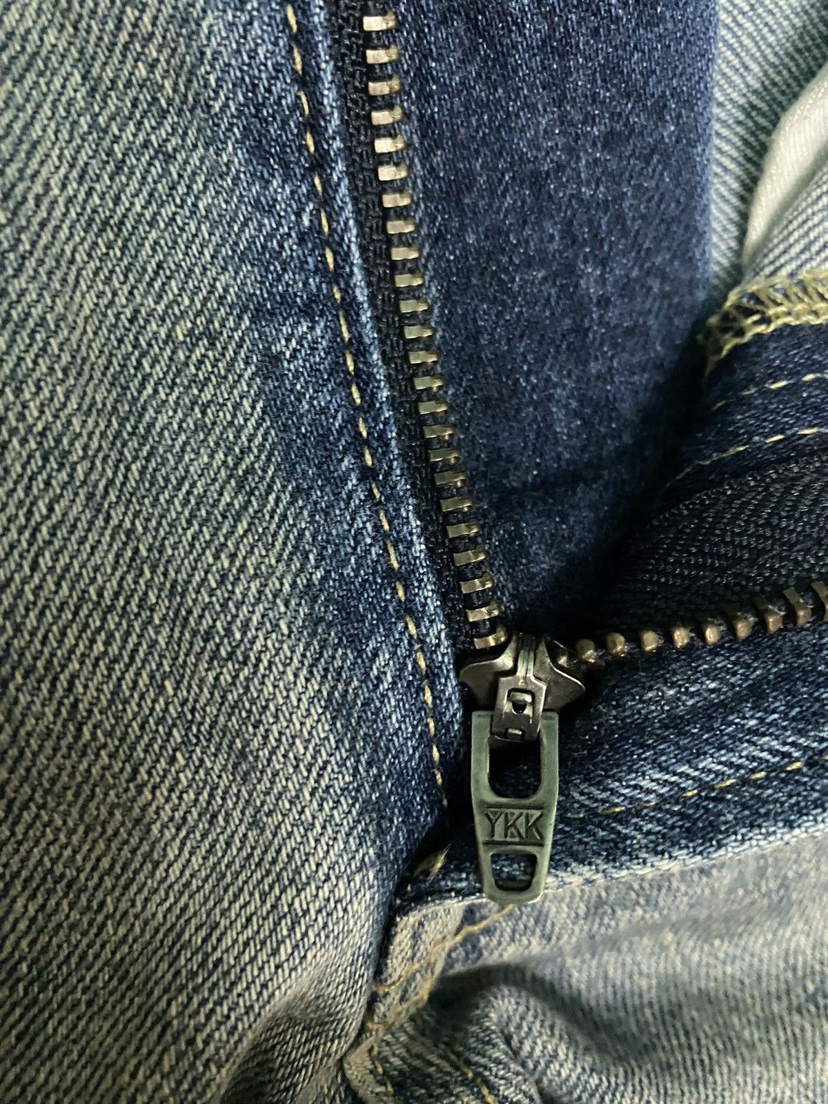 Japanese Brand DISTRESSED UNIQLO SELVAGE DENIM SIZE 30 Size US 30 / EU 46 - 6 Thumbnail