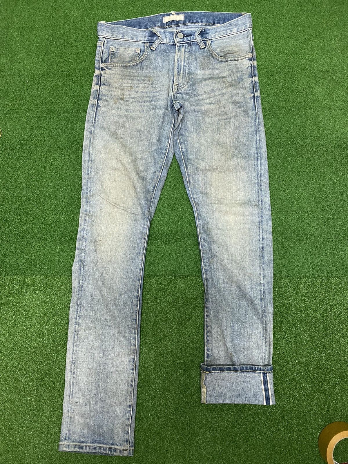 Japanese Brand DISTRESSED UNIQLO SELVAGE DENIM SIZE 30 Size US 30 / EU 46 - 1 Thumbnail