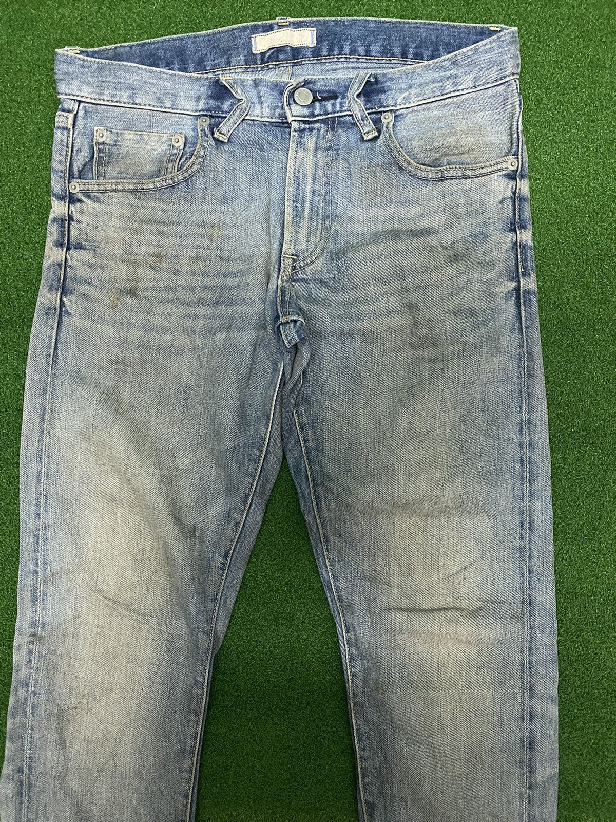 Japanese Brand DISTRESSED UNIQLO SELVAGE DENIM SIZE 30 Size US 30 / EU 46 - 2 Thumbnail