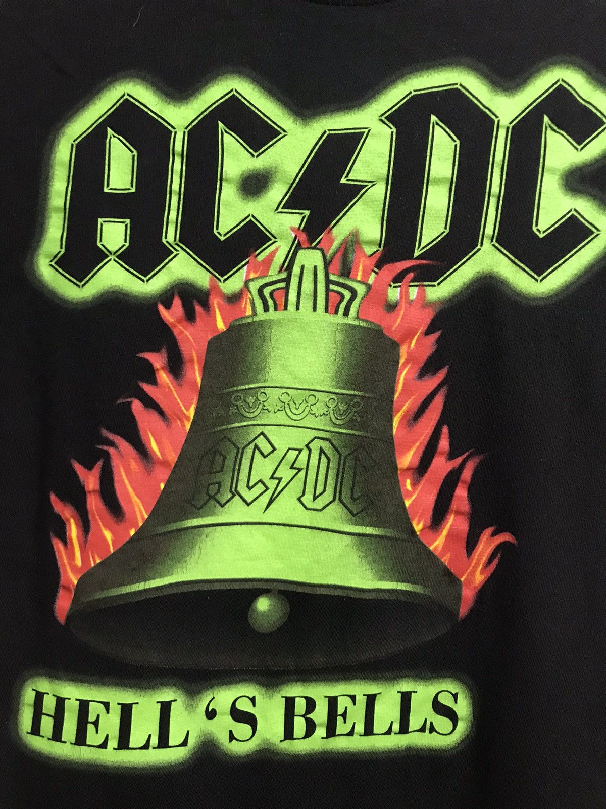 AC/DC Vintage Ac Dc band rock tee Size US L / EU 52-54 / 3 - 4 Thumbnail