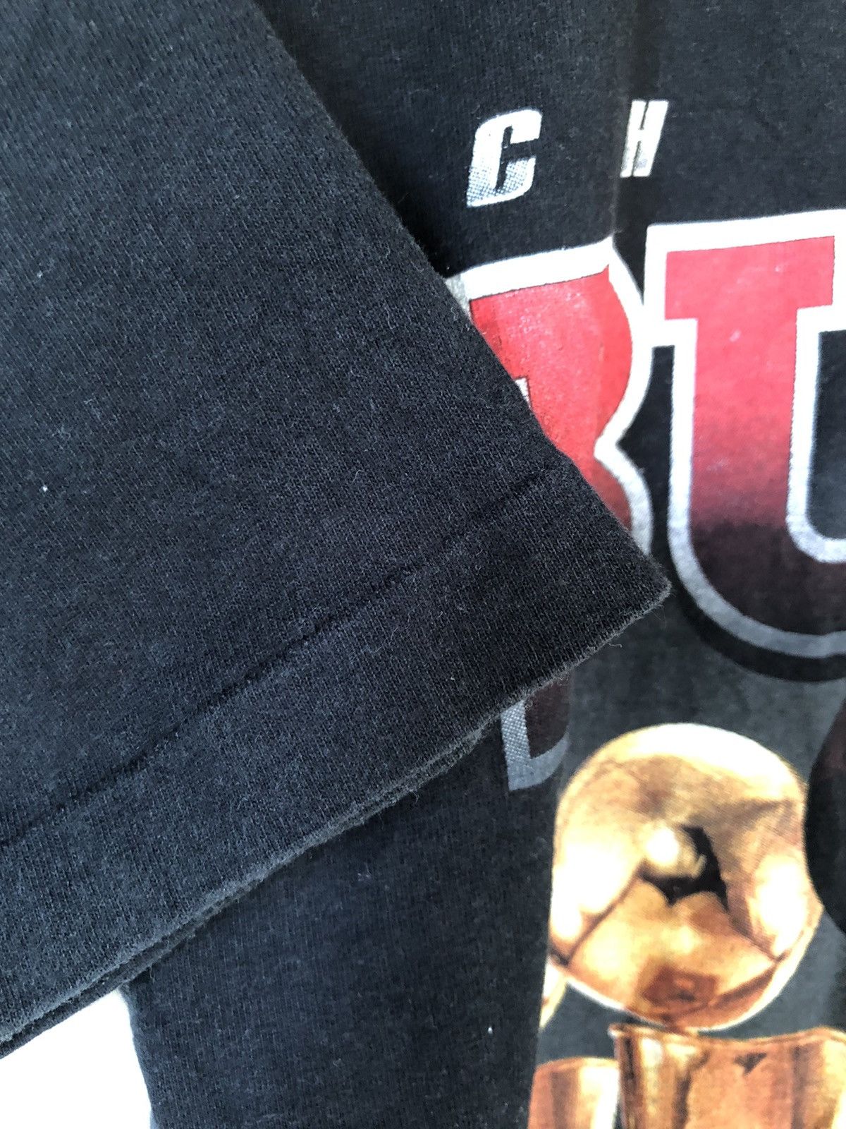 NBA SINGLE STITCH Chicago bull watch the bulls drive for five! Size US M / EU 48-50 / 2 - 8 Thumbnail