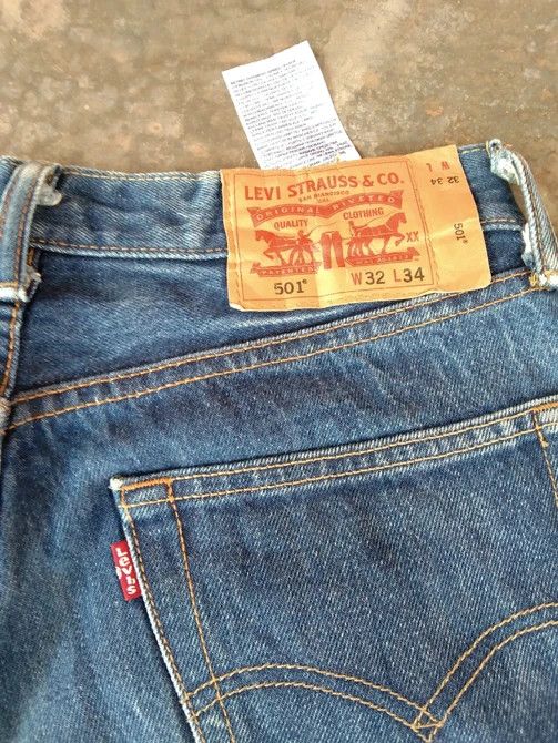 Levi's Vintage Levi's 501 Straight Leg Faded Distressed Jeans 32x31 Size US 32 / EU 48 - 4 Thumbnail
