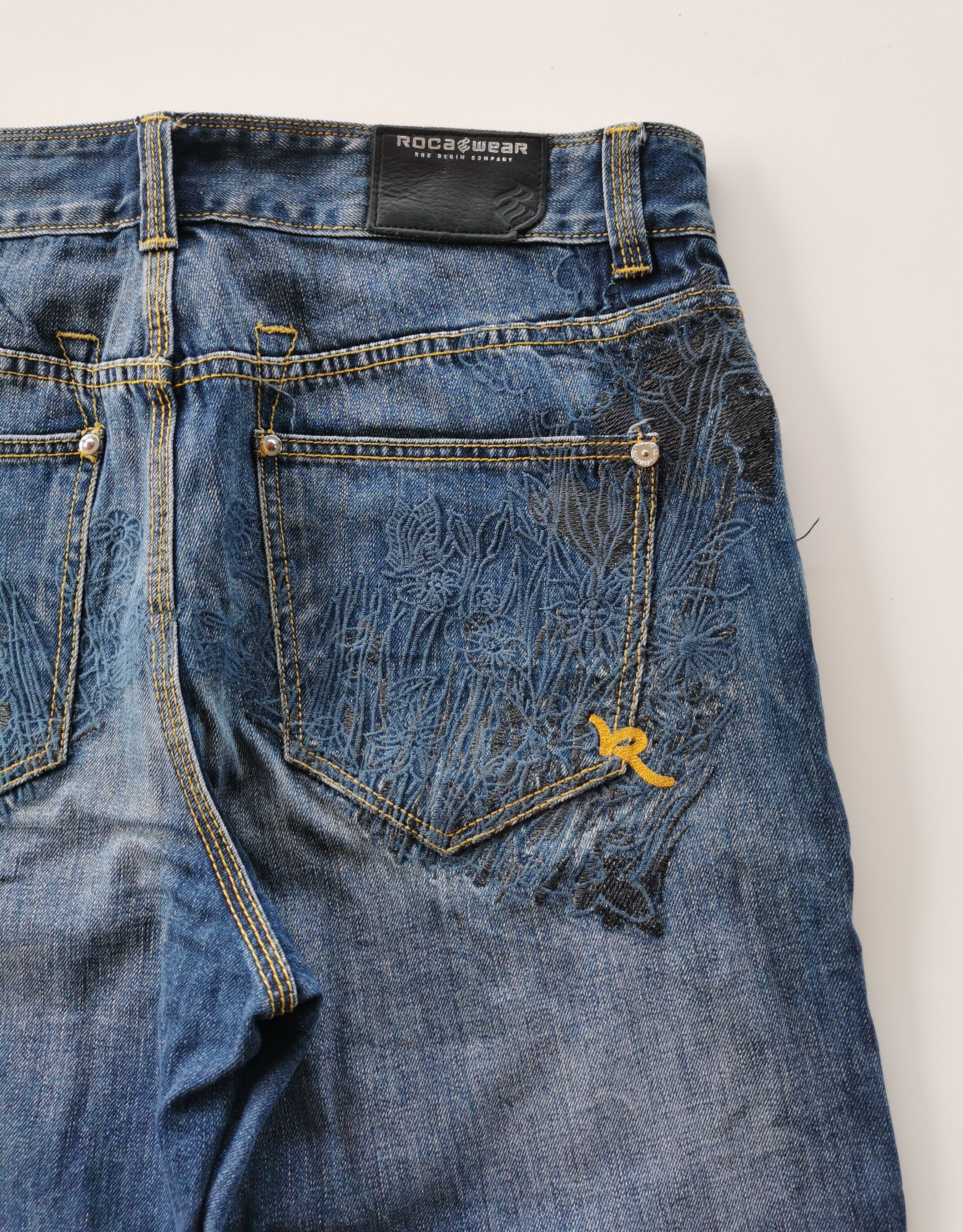 Rocawear Rare Rocawear Flowers Embroidery Work Denim Jeans Size US 34 / EU 50 - 3 Thumbnail