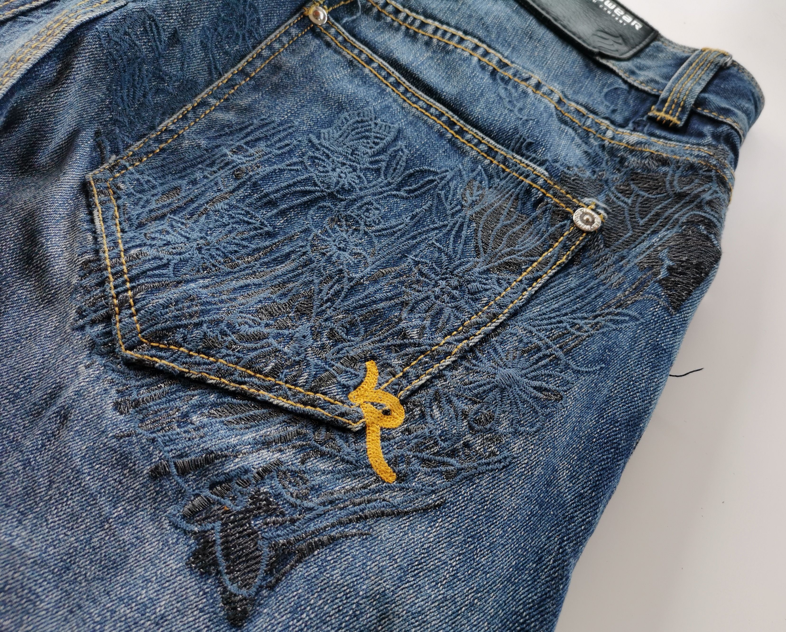 Rocawear Rare Rocawear Flowers Embroidery Work Denim Jeans Size US 34 / EU 50 - 1 Thumbnail