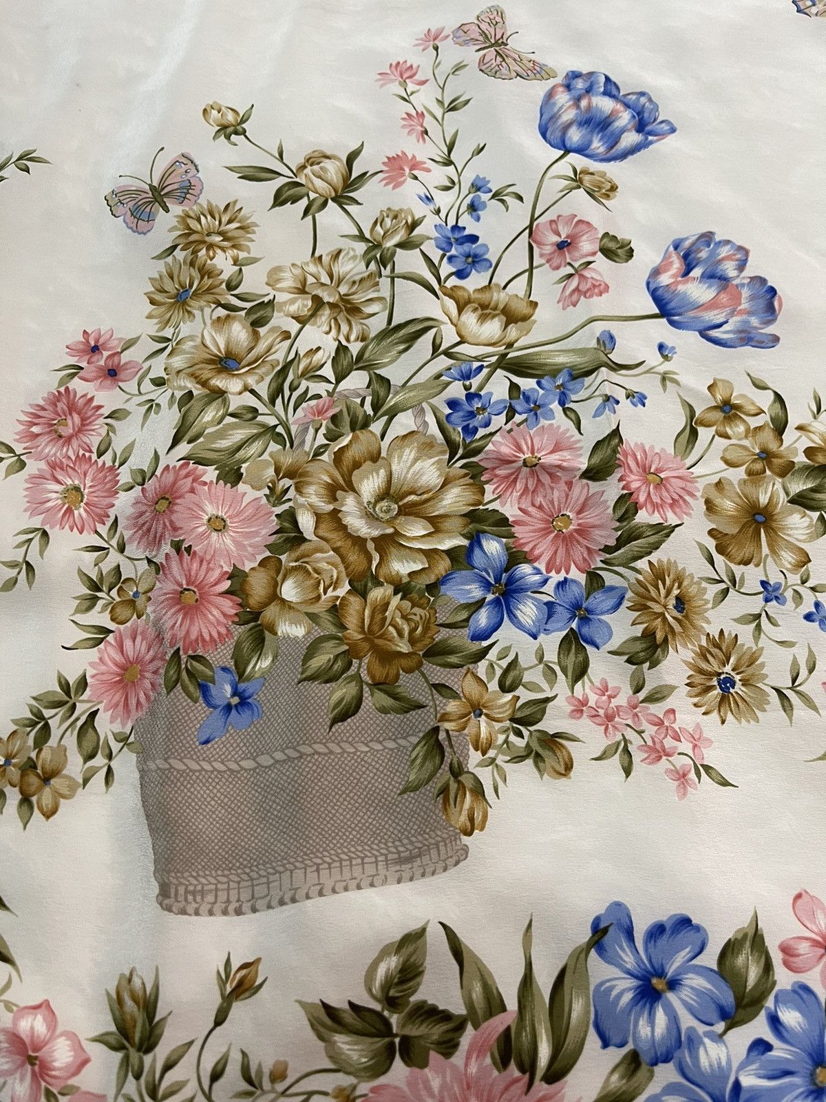Nina Ricci Vintage Luxury Nina Ricci Silk Scarves Italy Size ONE SIZE - 8 Thumbnail