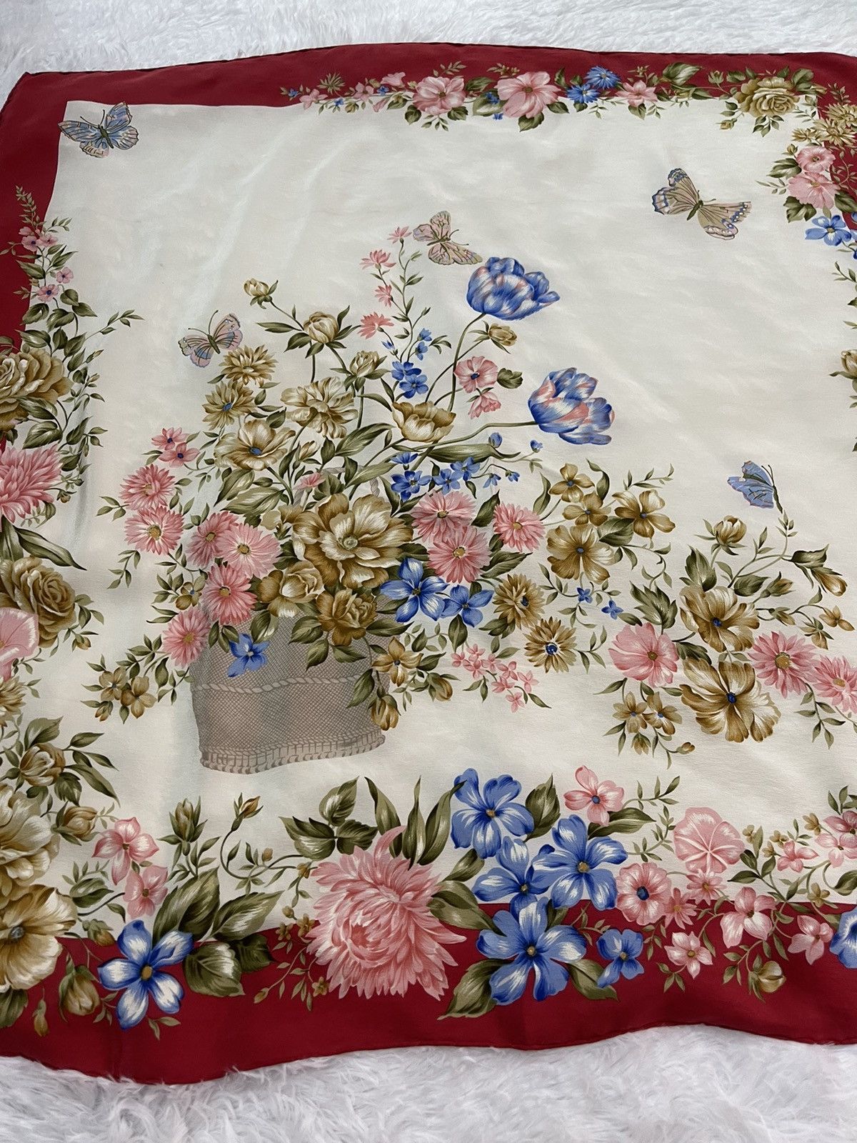Nina Ricci Vintage Luxury Nina Ricci Silk Scarves Italy Size ONE SIZE - 7 Thumbnail