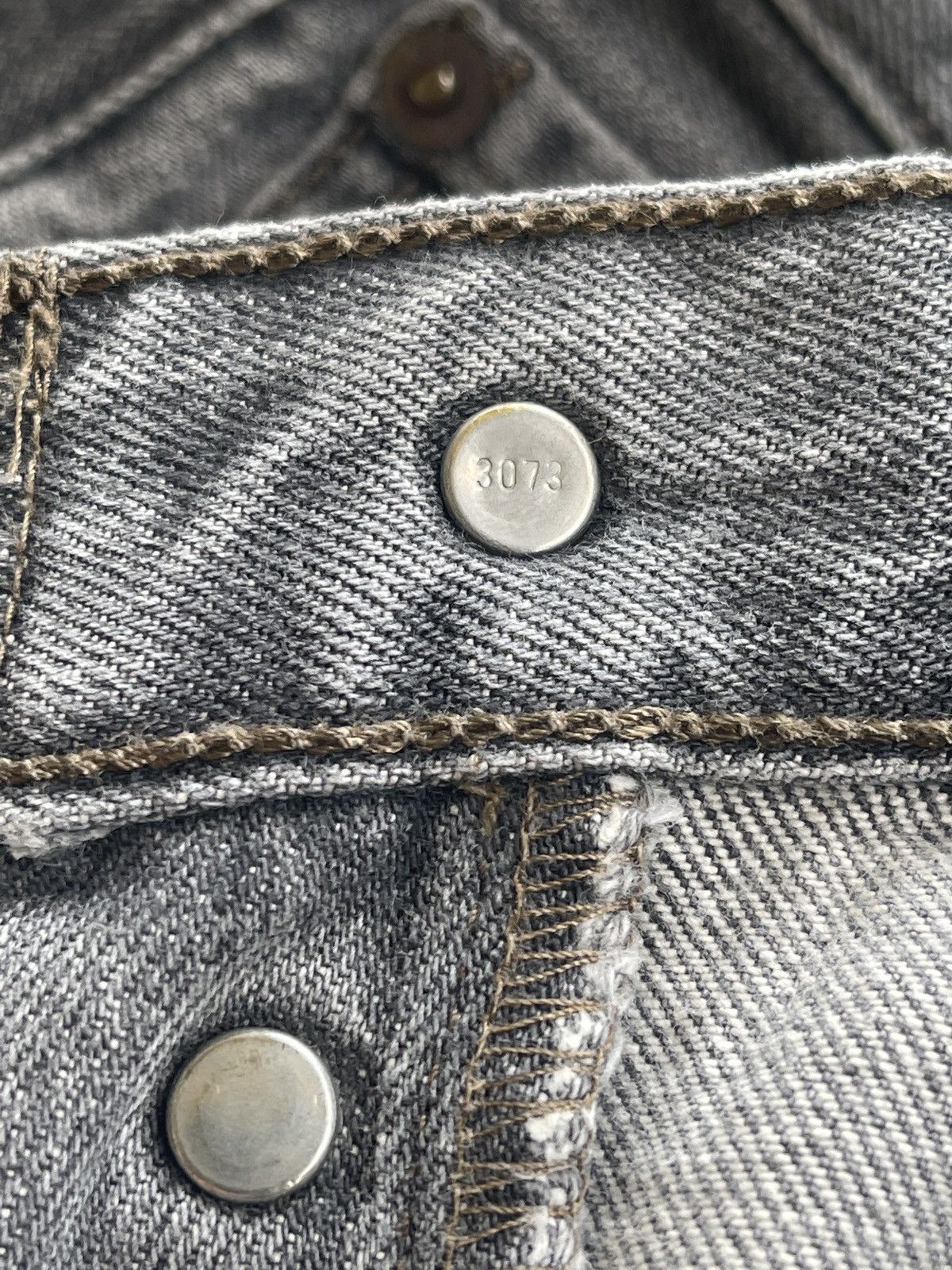 Vintage Vintage Levis Distressed Washed Denim Size US 31 - 16 Thumbnail