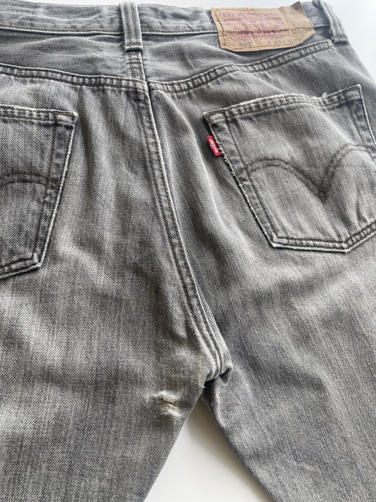 Vintage Vintage Levis Distressed Washed Denim Size US 31 - 13 Thumbnail