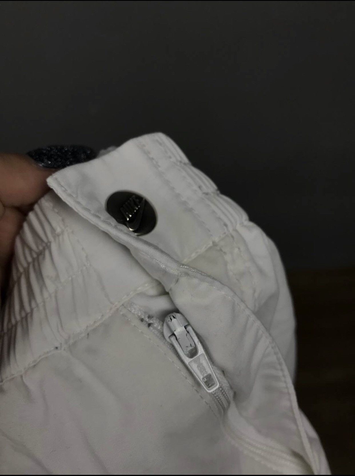 Nike Nike swoosh streetwear vintage shorts Size US 34 / EU 50 - 7 Thumbnail
