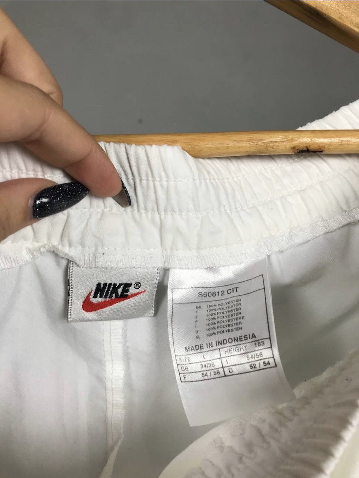 Nike Nike swoosh streetwear vintage shorts Size US 34 / EU 50 - 3 Thumbnail