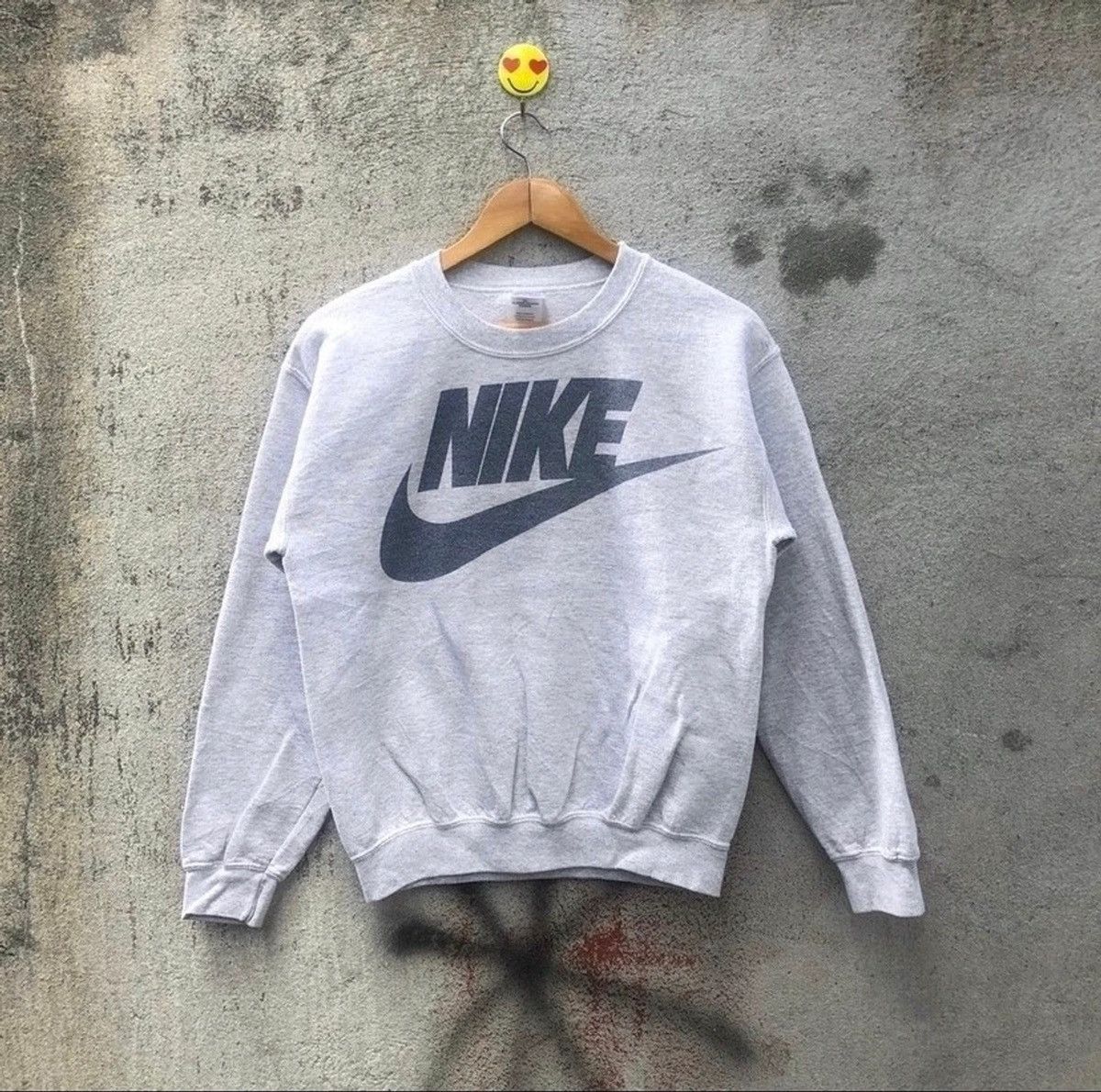 Nike Vintage Nike Big logo Sweatshirt Size US S / EU 44-46 / 1 - 1 Thumbnail