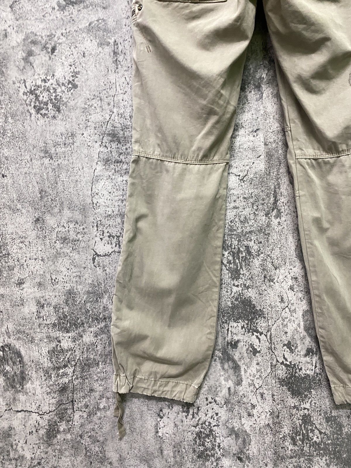 Japanese Brand × Uniqlo UNIQLO Cargo Pant Combat Distressed Tactical Parachute Pants Size US 30 / EU 46 - 17 Thumbnail